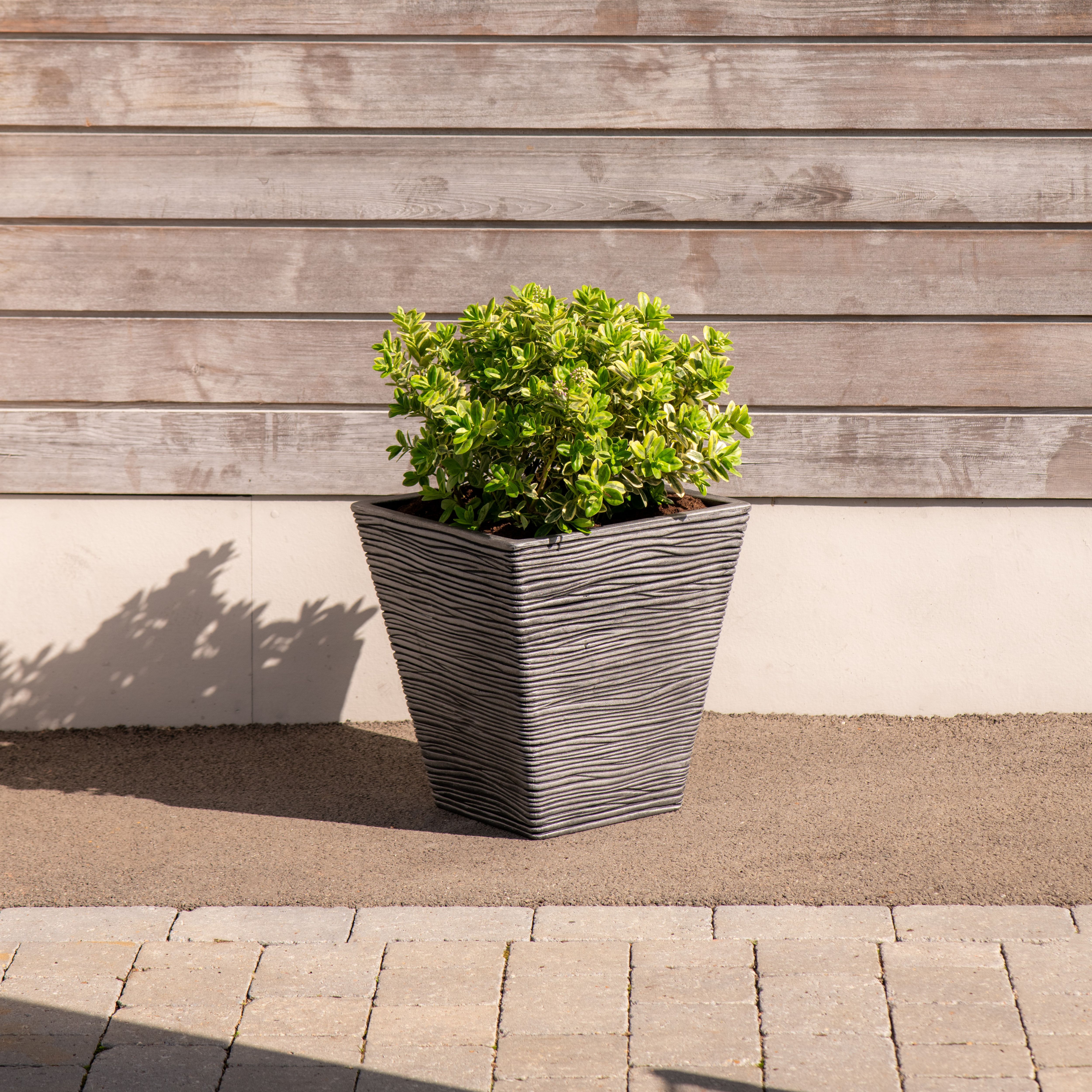 Strata Amalfi Ash Plastic Planter (H)45cm (W)30cm