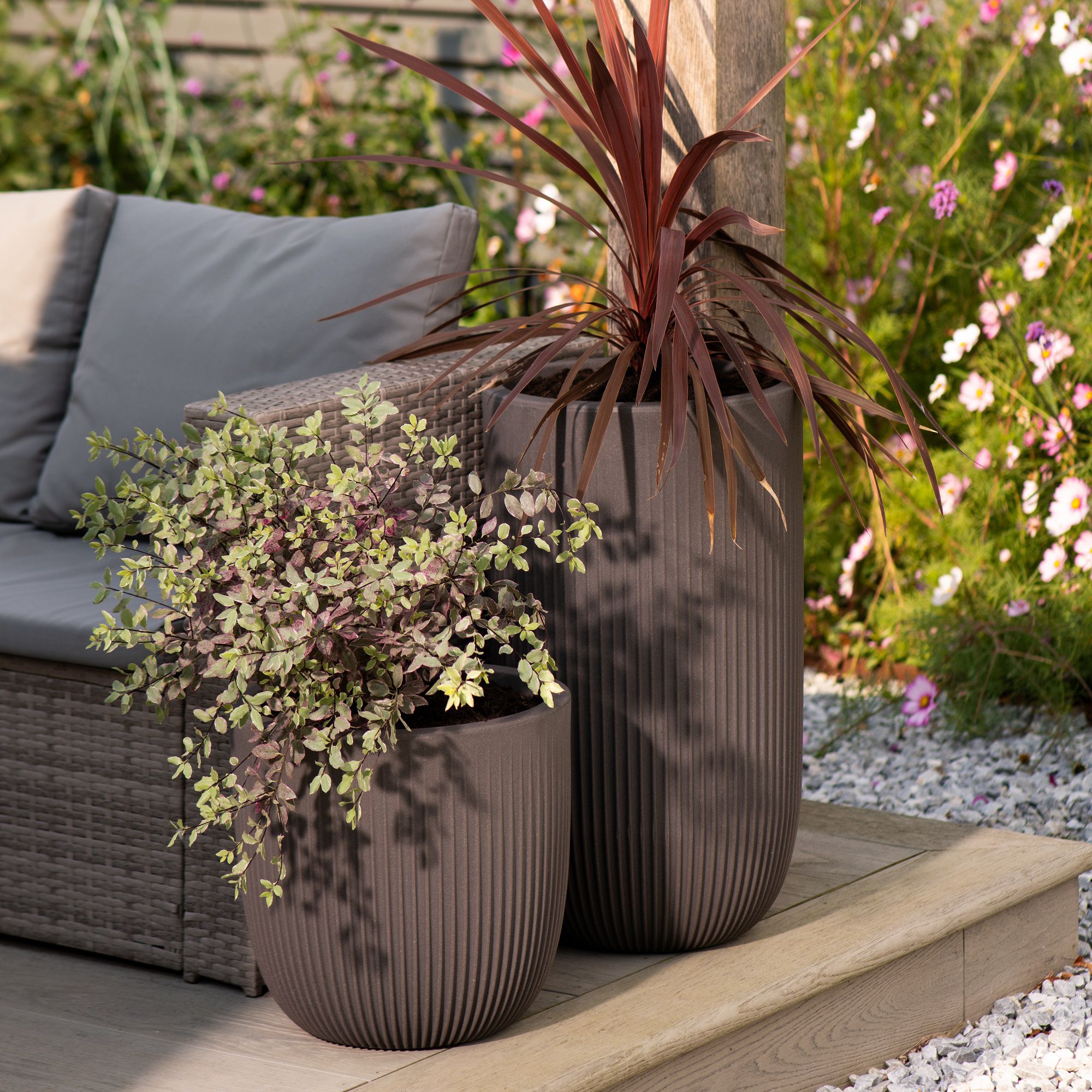 Strata Pacific Matt Graphite Grey Plastic Plant pot (Dia) 35cm, (H)34.5cm