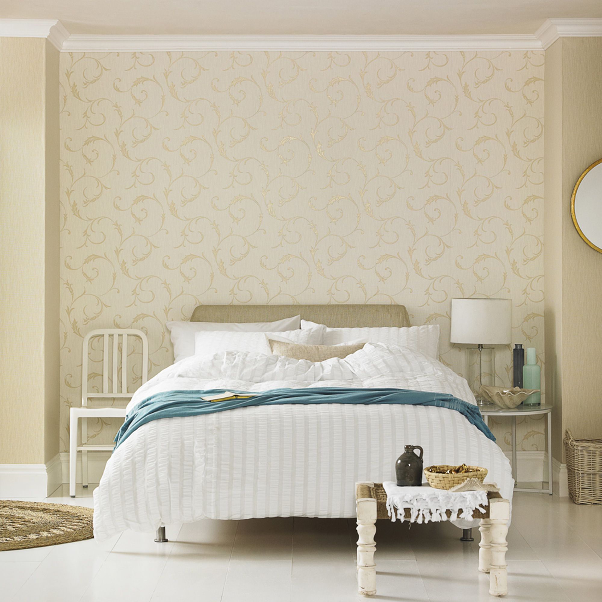Superfresco Athena White/gold Smooth Wallpaper Sample