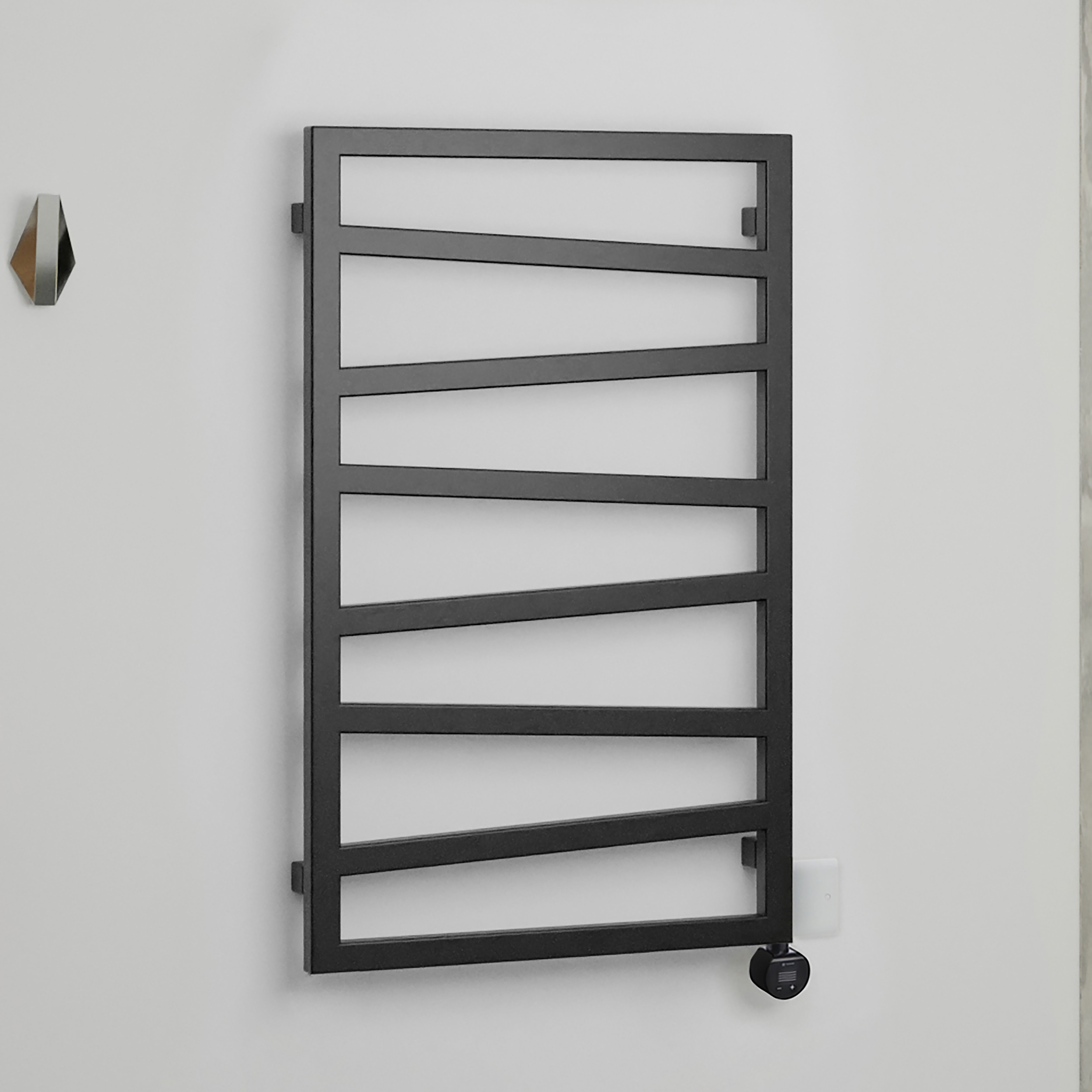 Terma Zig Zag Matt heban black Oil-filled 1023BTU Electric towel radiator (H) 835mm x (W) 500mm
