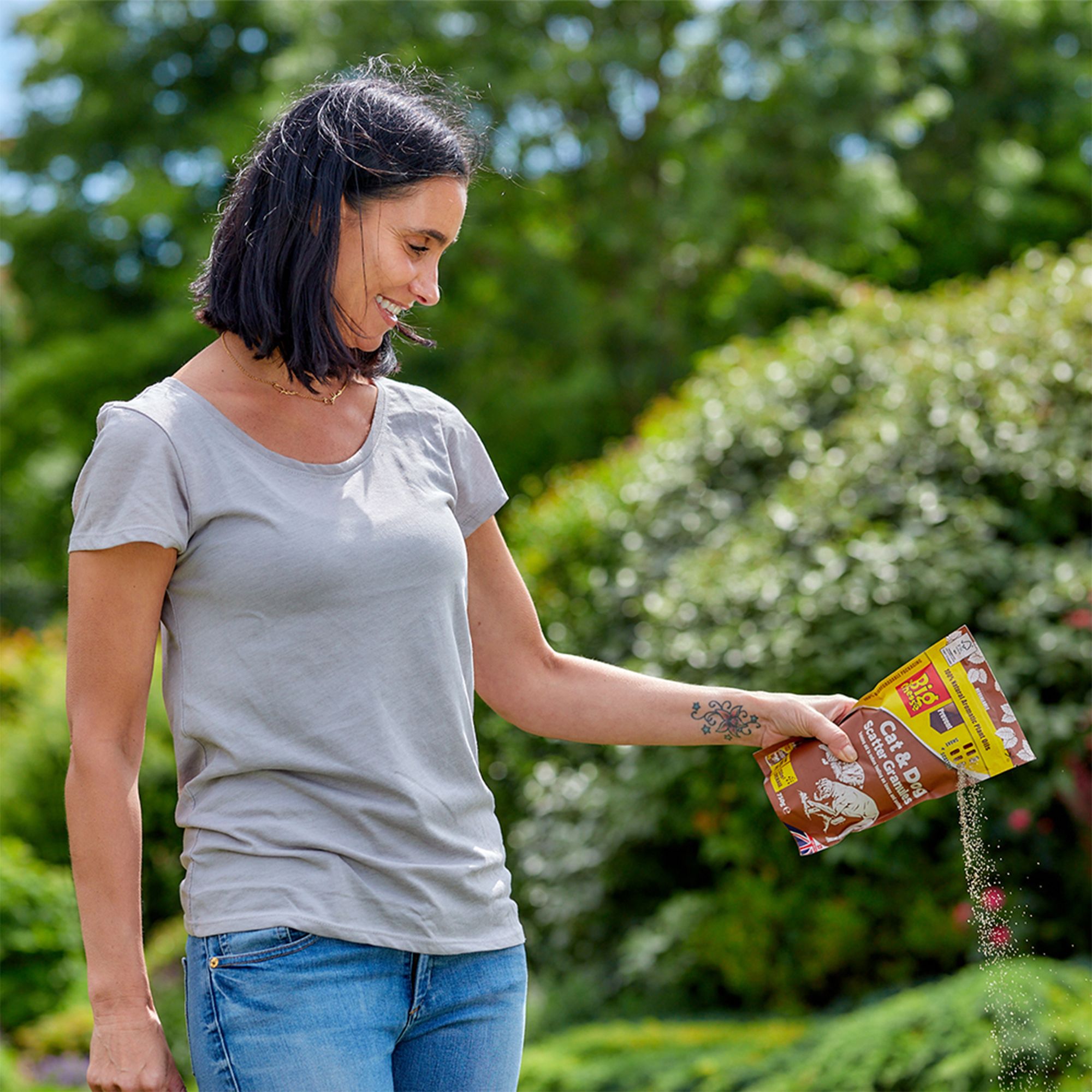 The Big Cheese Deterring Cats & Dogs Pest Granules