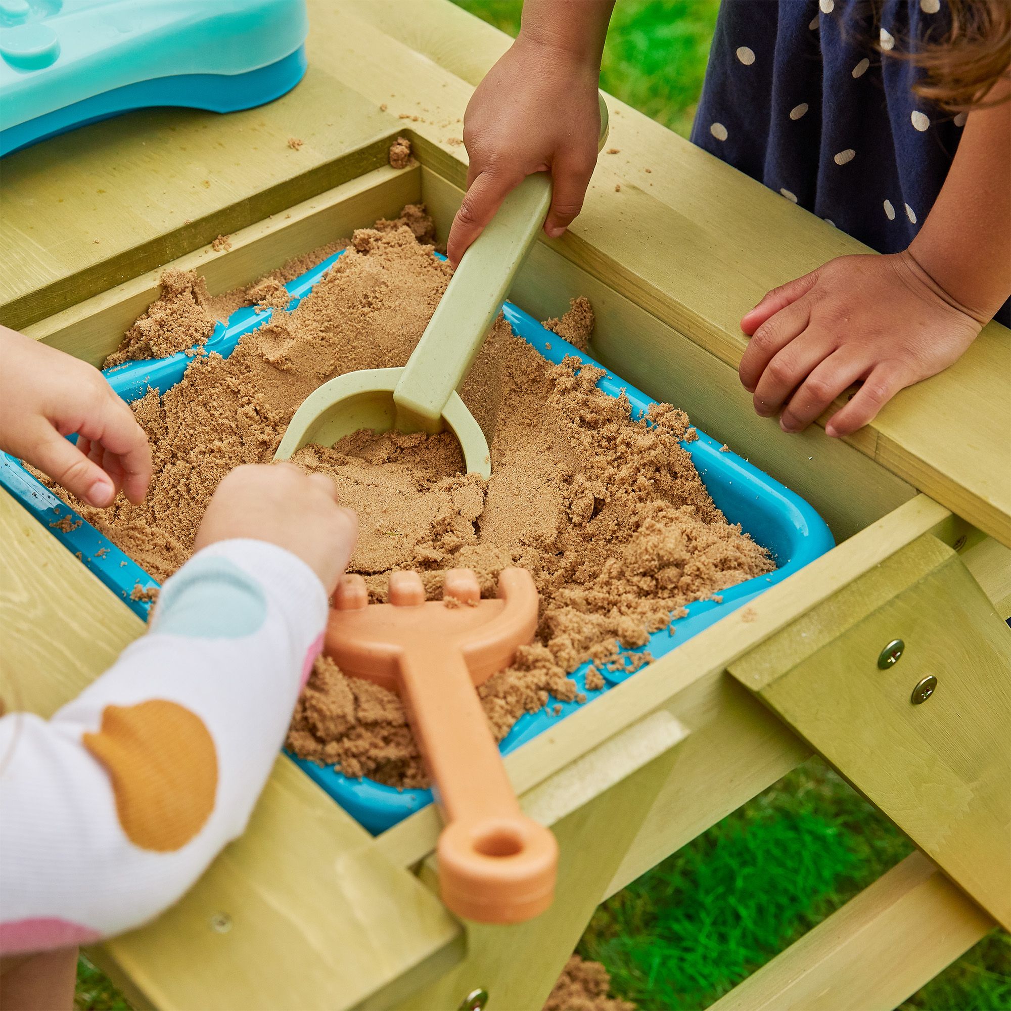 TP Toys Splash & Play Timber Sand & water picnic table