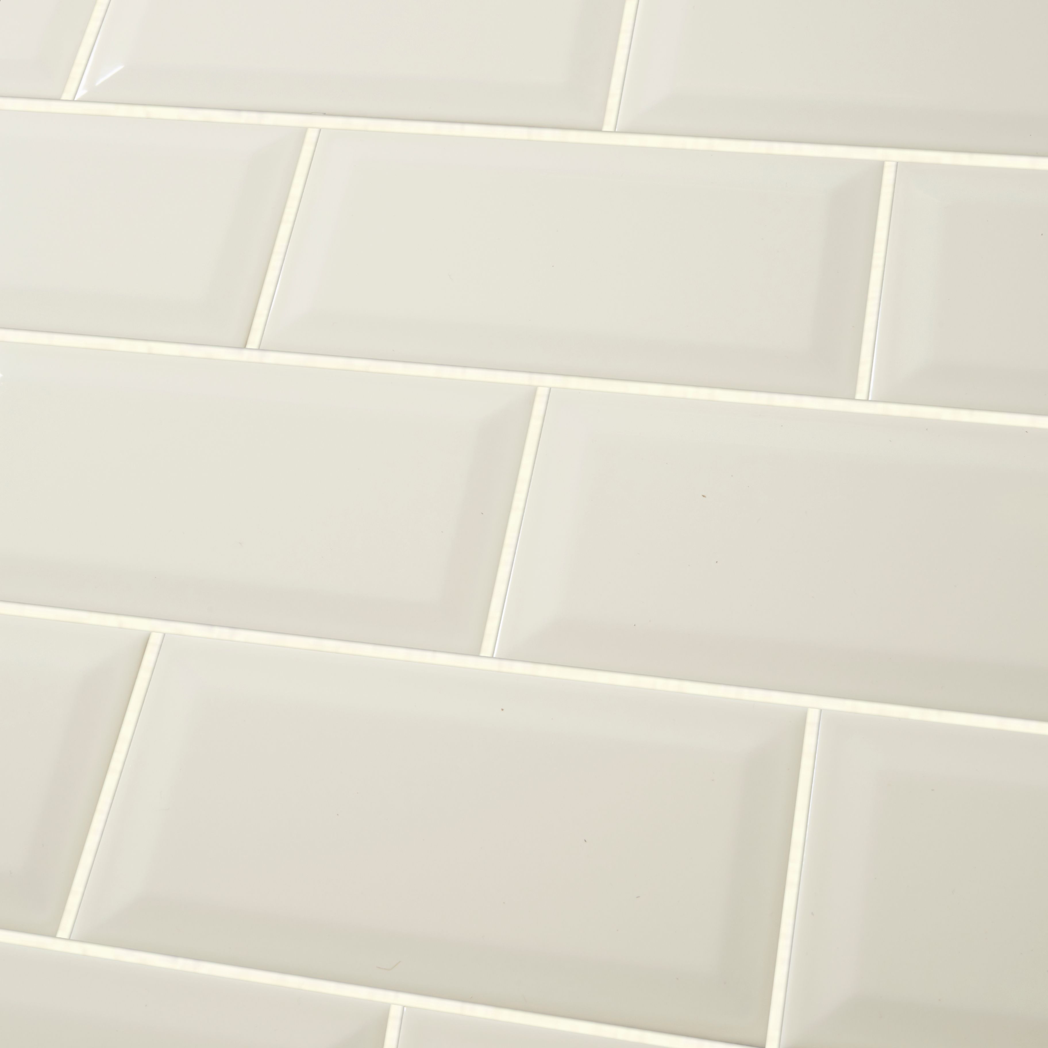 Trentie Ivory Gloss Metro Ceramic Wall Tile, Pack of 40, (L)200mm (W)100mm