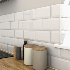 Trentie White Gloss Metro Ceramic Tile, Pack of 48, (L)200mm (W)100mm