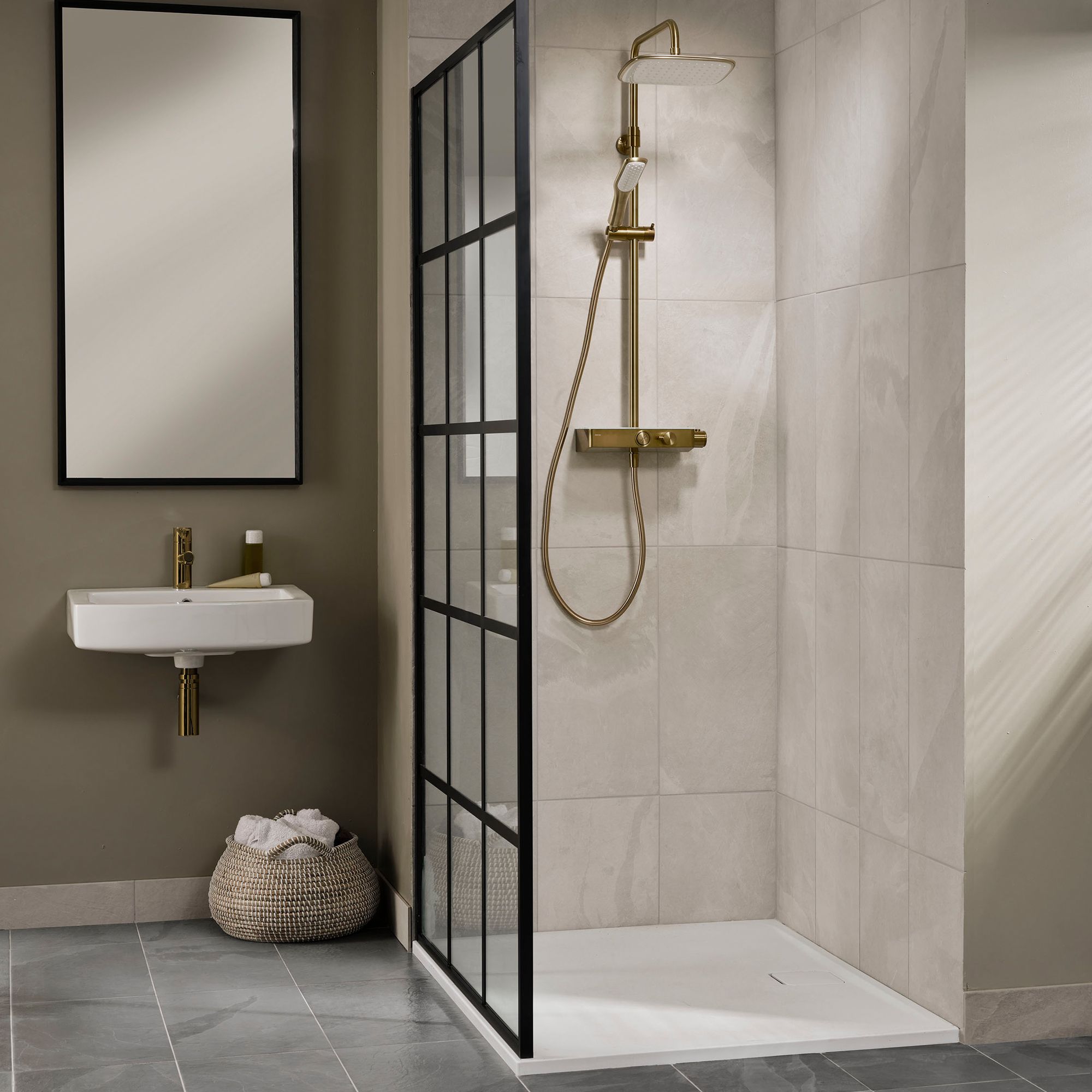 Triton Showers Single-spray pattern Gold effect Surface-mounted Thermostat temperature control Mixer Shower