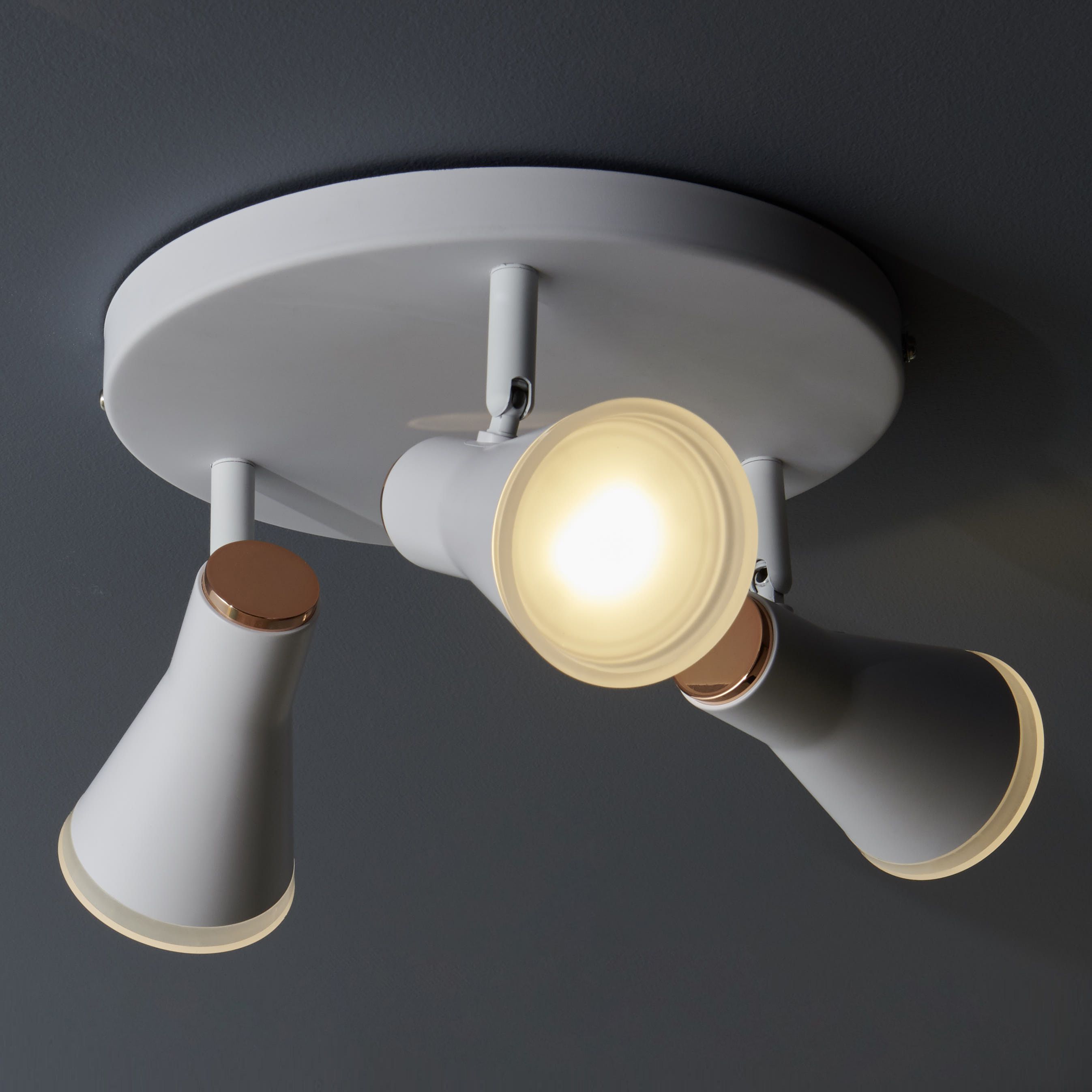 Vaughan Satin White Mains powered 3 lamp Spotlight Tradepoint