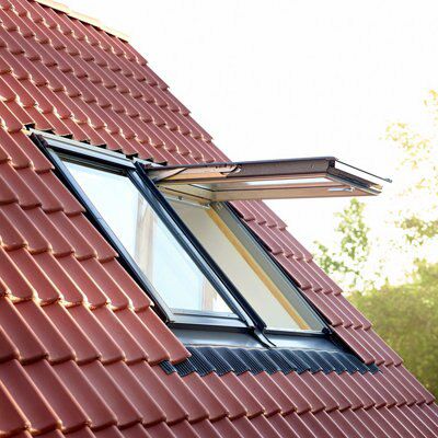 Velux Pine Top hung Roof window, (H)1400mm (W)780mm