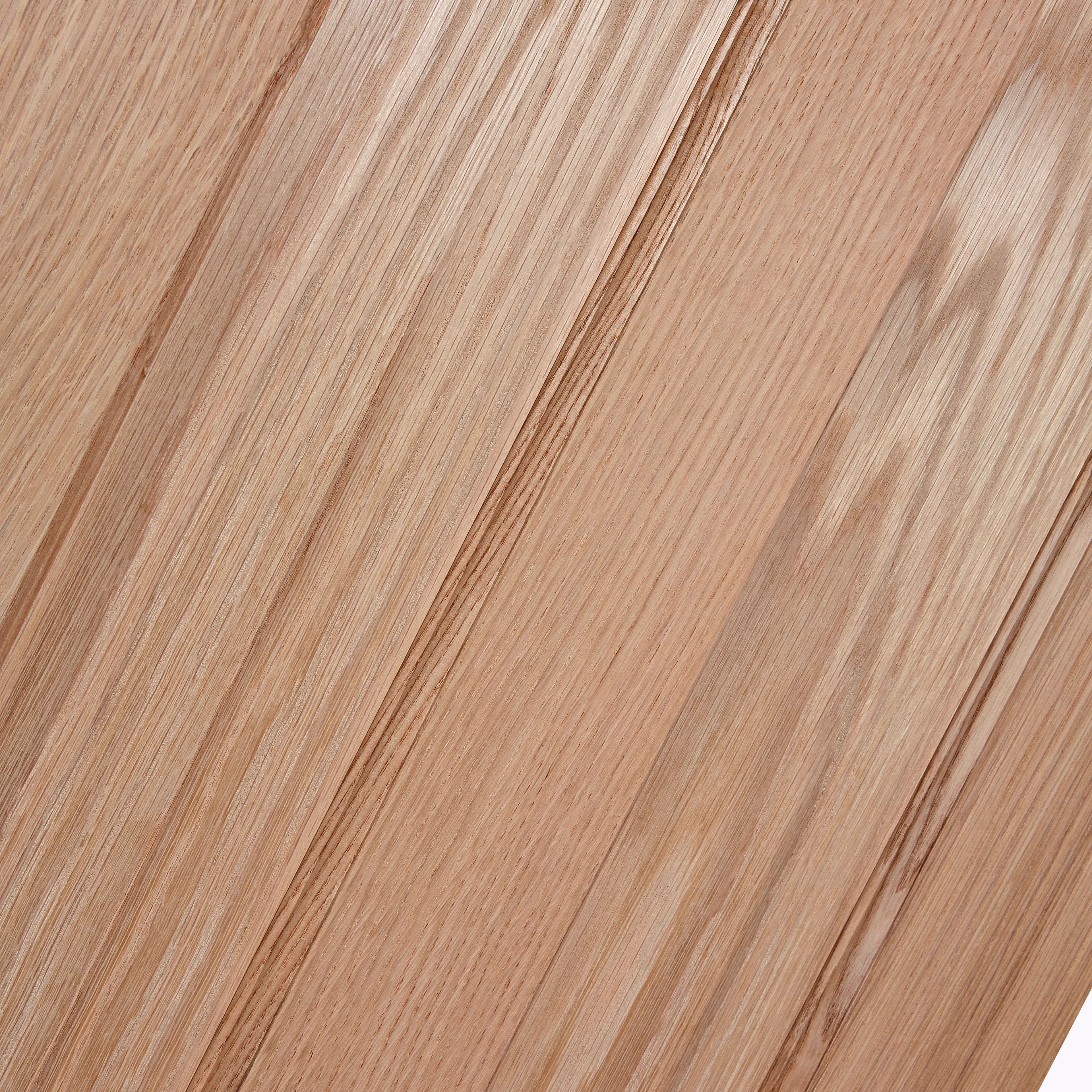 Vertical 3 panel Oak veneer Internal Door, (H)1981mm (W)686mm (T)35mm
