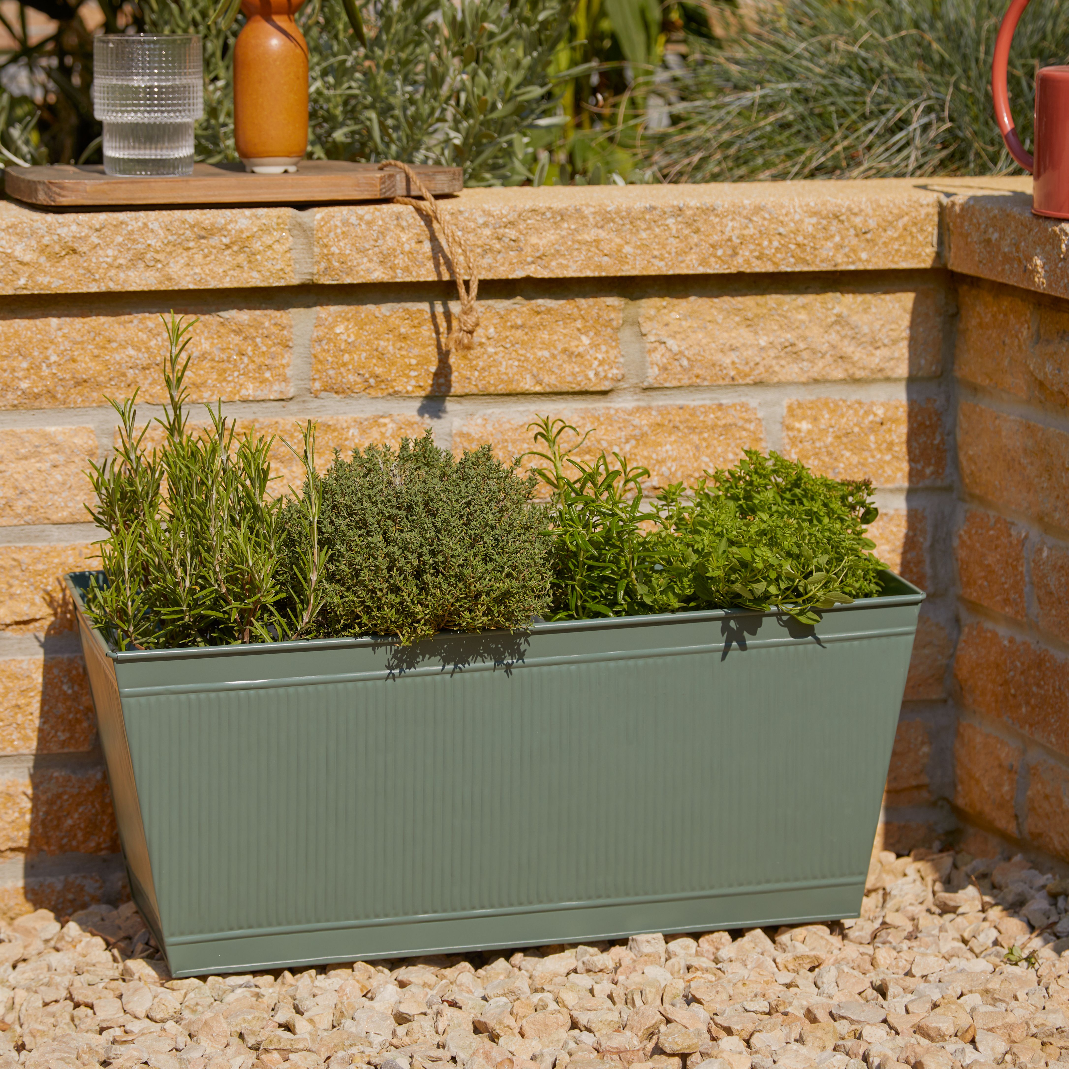 Verve 6L Green Metal Rectangular Planter (H)22cm (D)20cm