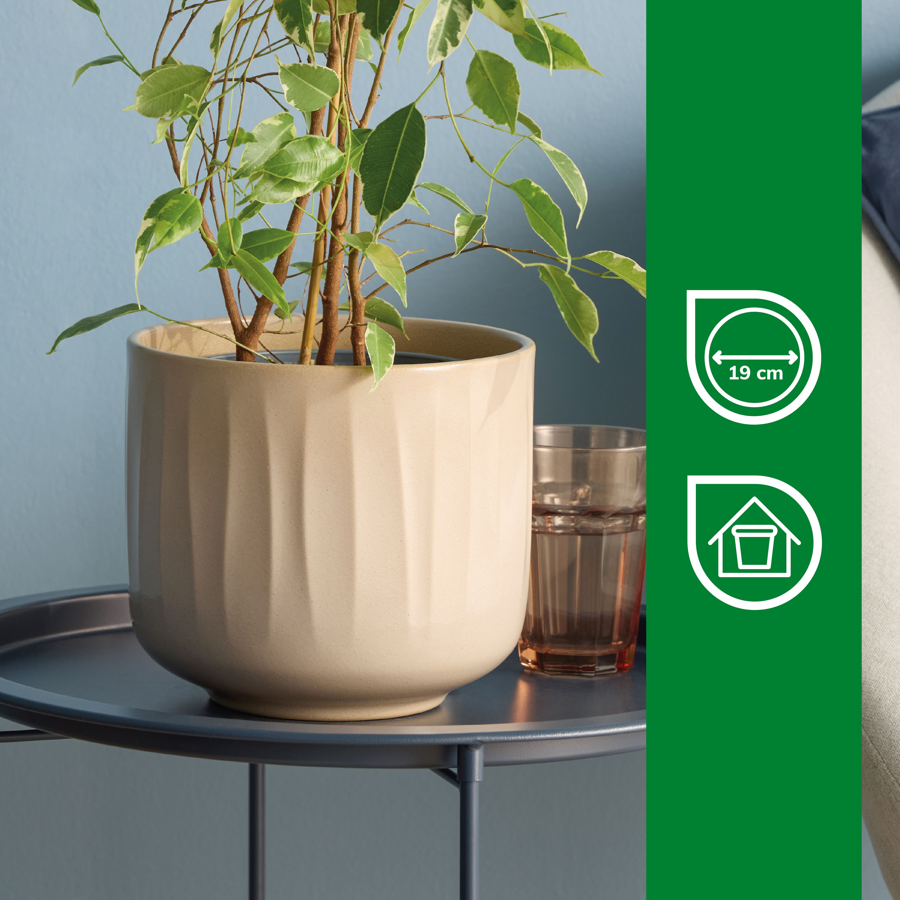 Verve Bagua Cream Ceramic Plant pot (Dia) 21cm, (H)19cm
