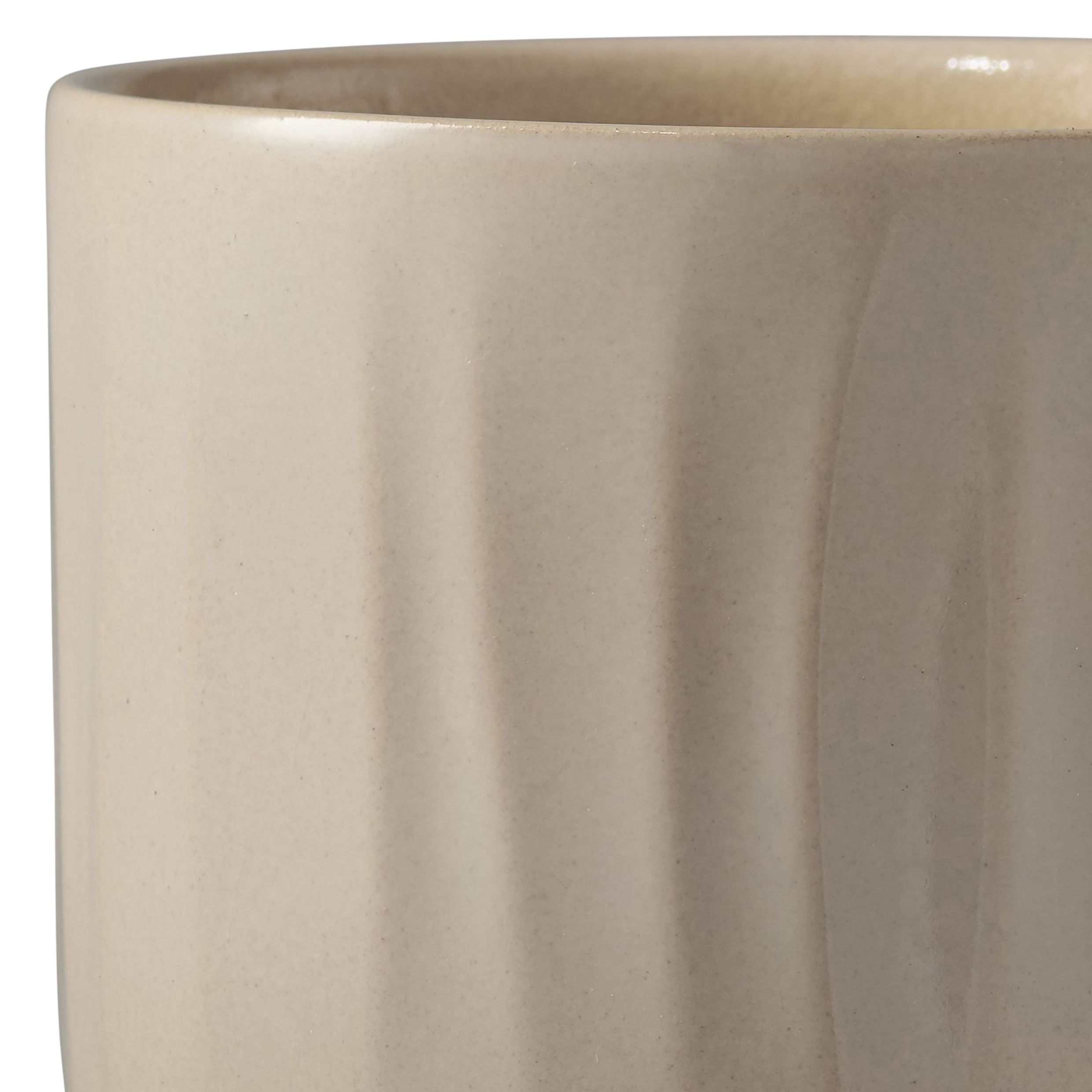 Verve Bagua Cream Ceramic Plant pot (Dia) 21cm, (H)19cm