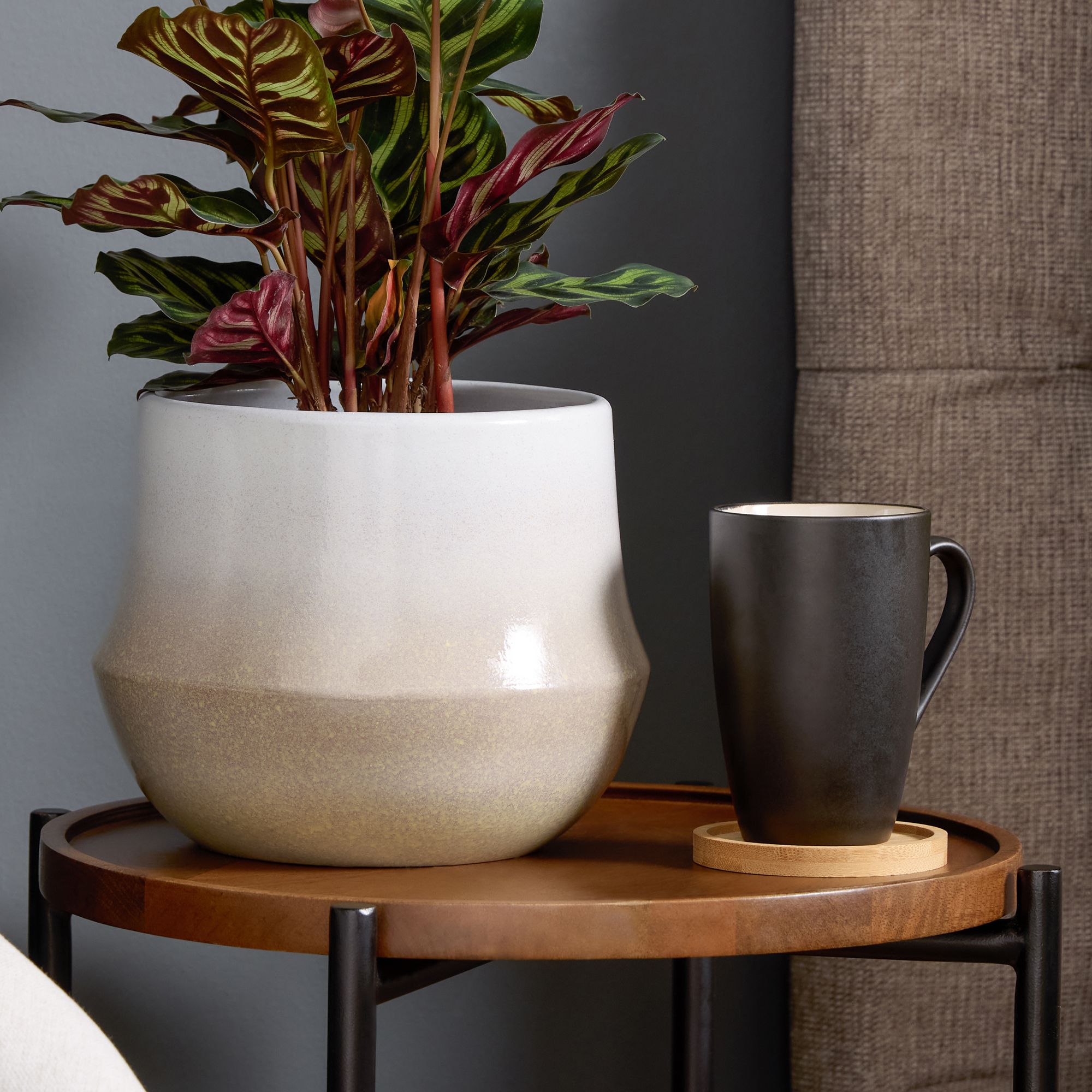 Verve Bell Cream Clay Plant pot (Dia) 20cm, (H)16cm