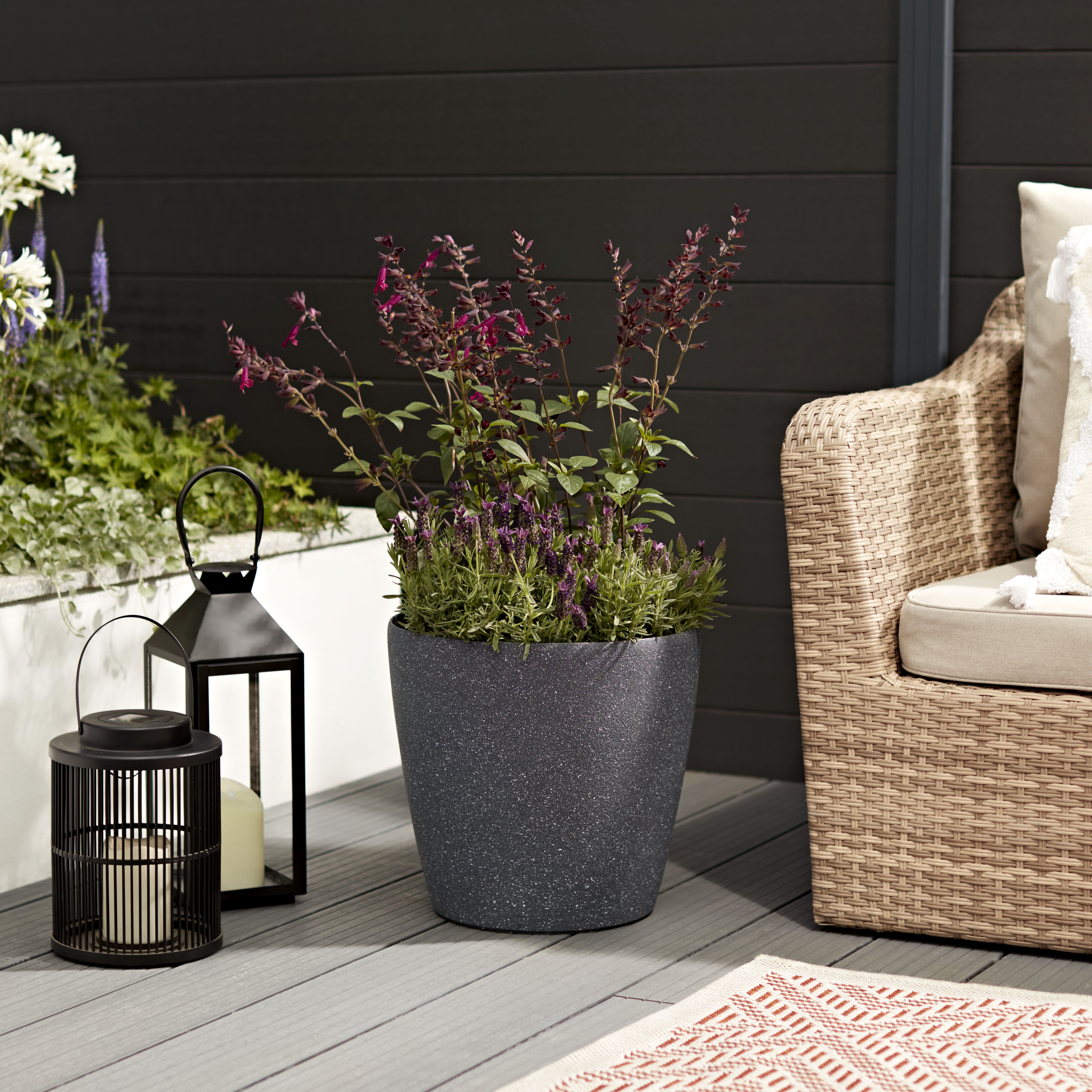 Verve Black Recycled plastic Plant pot (Dia) 29cm, (H)33cm