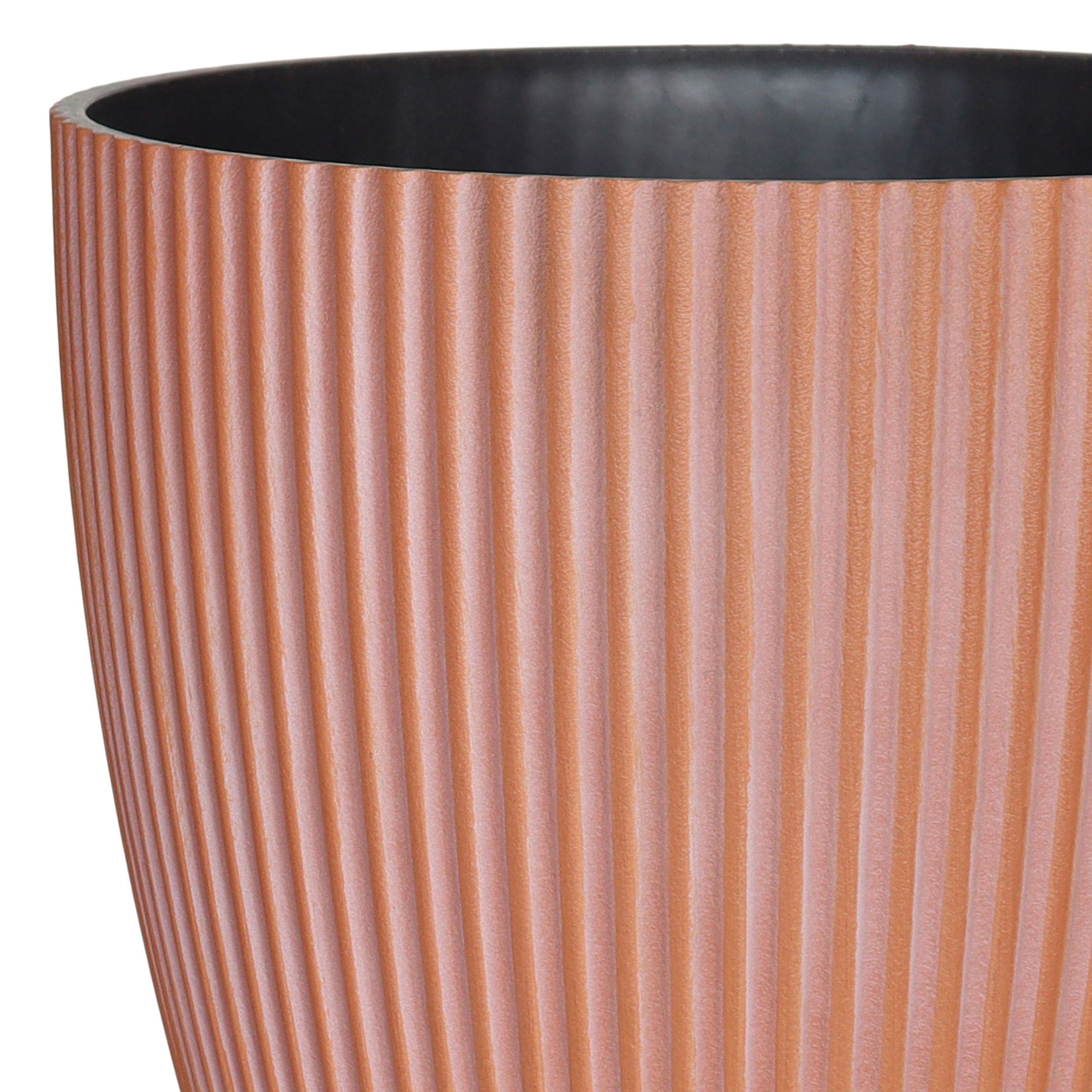 Verve Brown Ribbed Recycled plastic Plant pot (Dia) 22cm, (H)20cm