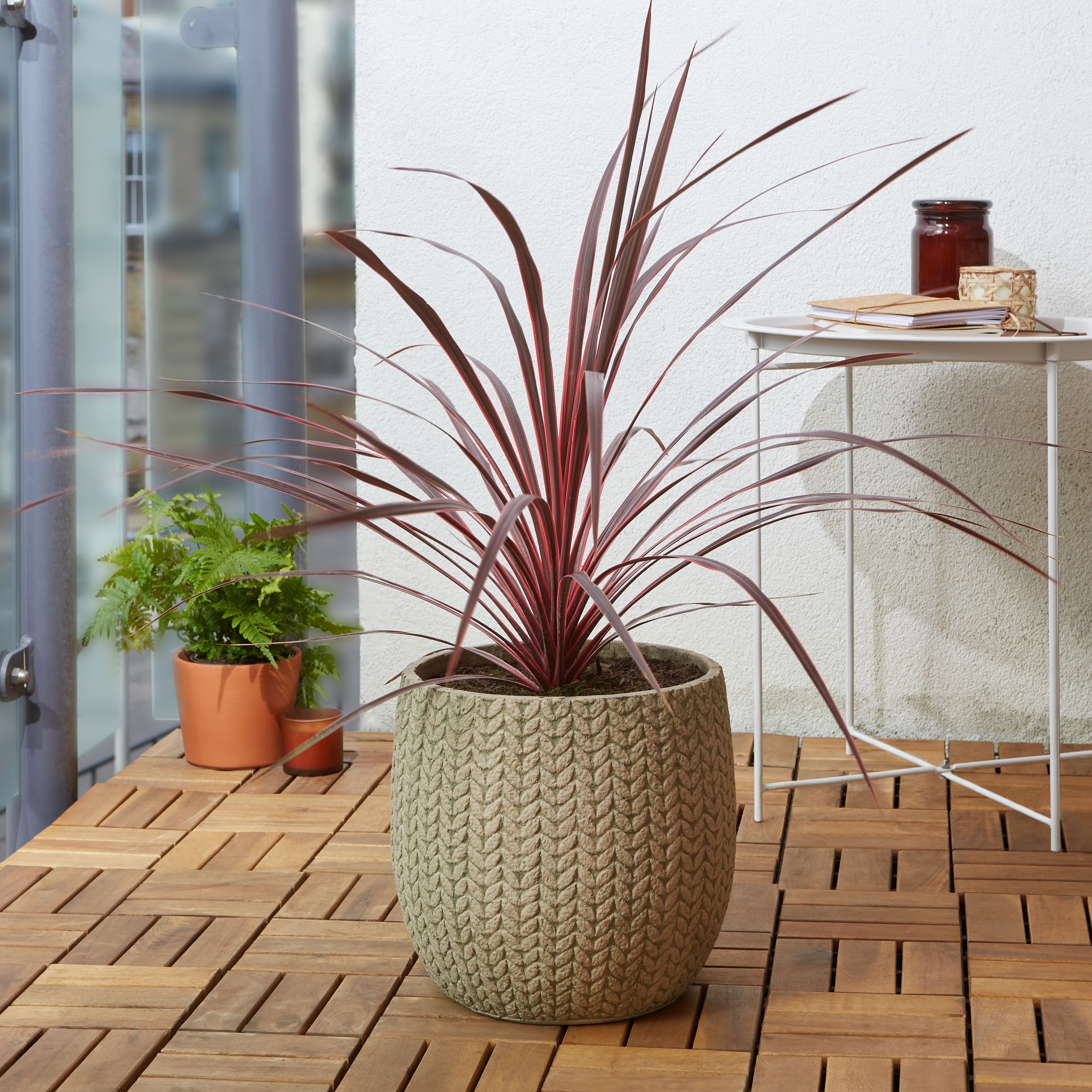 Verve Kulun Beige Knitted effect Fibreclay Circular Plant pot (Dia)29cm
