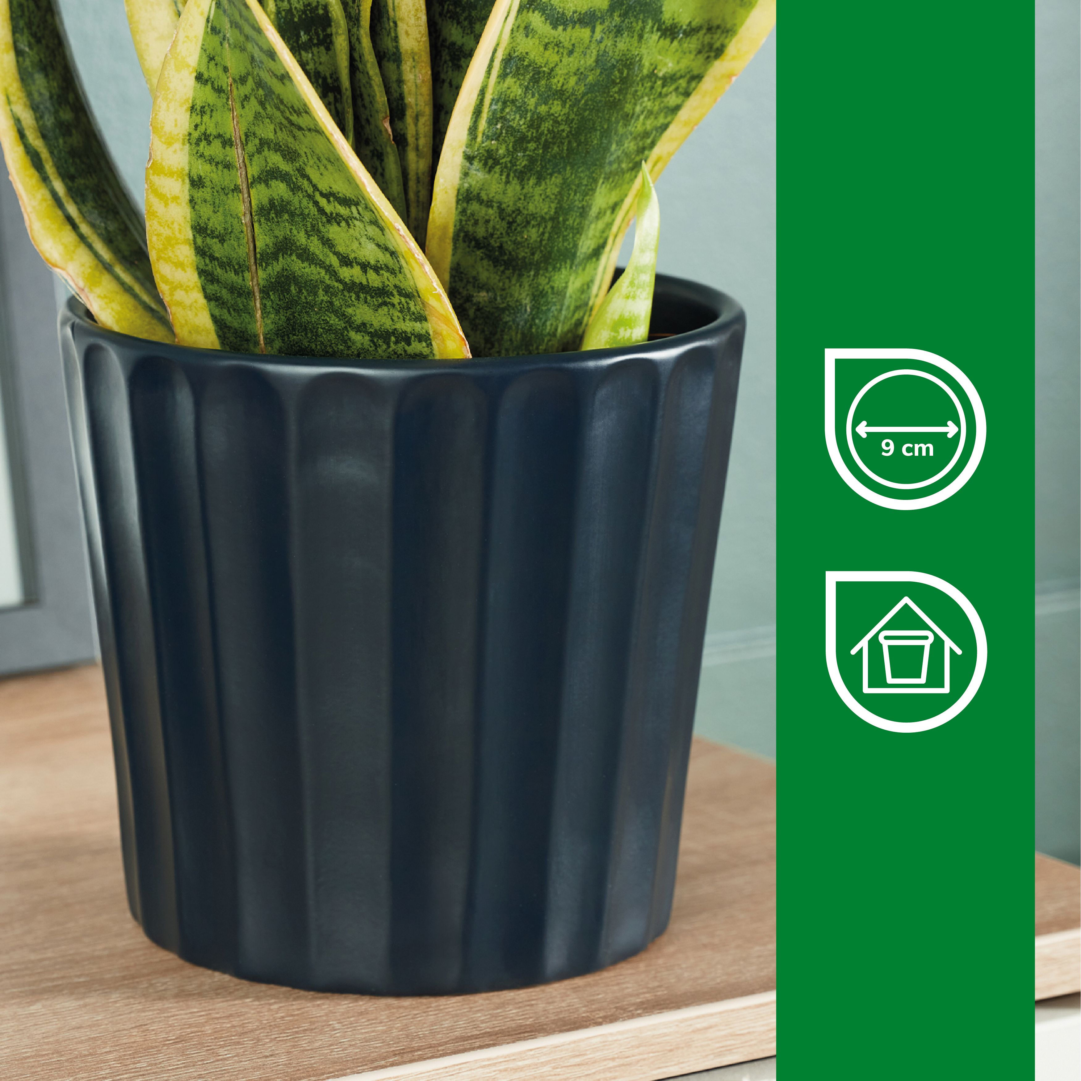 Verve Midnight Navy Blue Ribbed Clay Plant pot (Dia) 16.5cm, (H)15cm