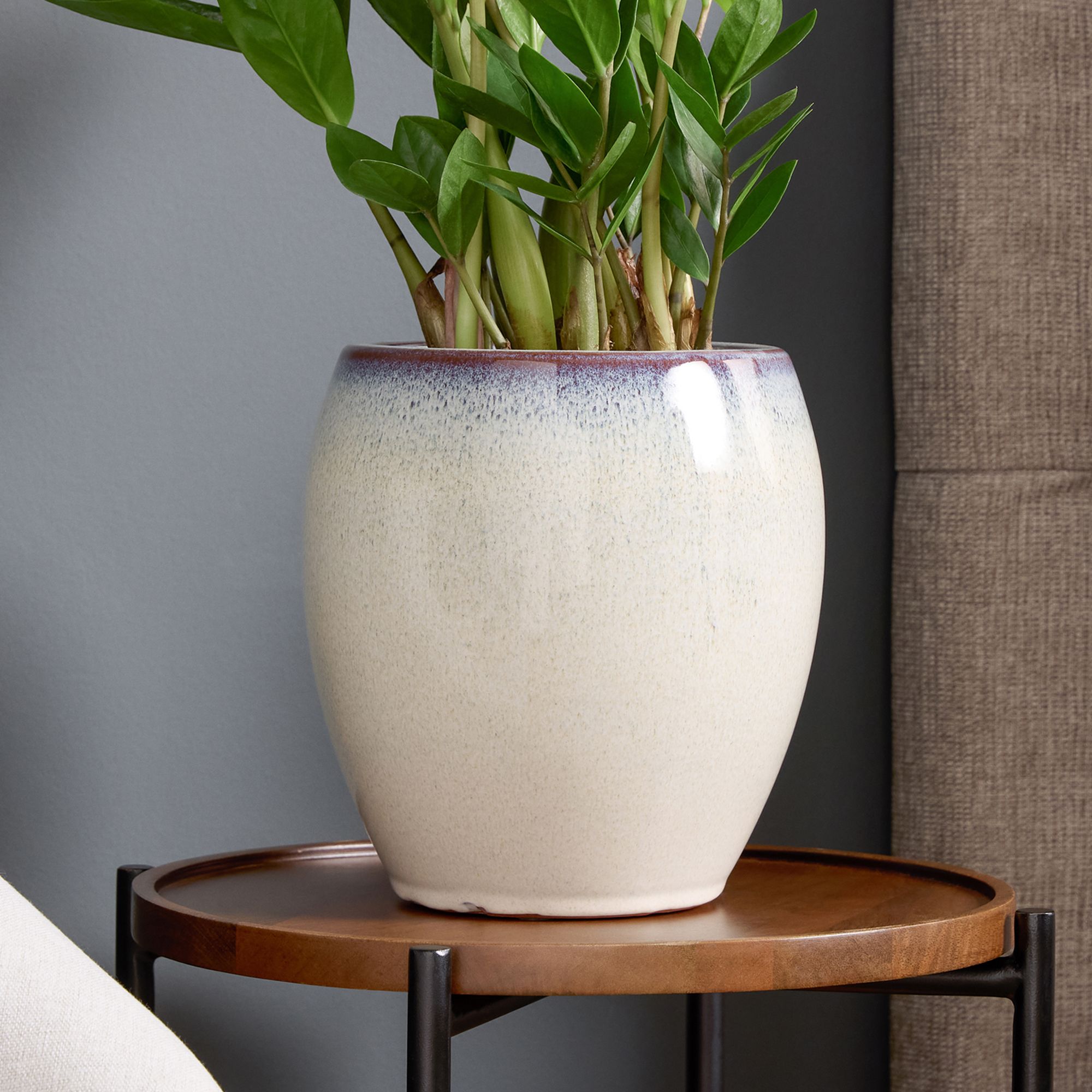 Verve Moonbeam Cream Ceramic Glazed Plant pot (Dia) 24cm, (H)21cm