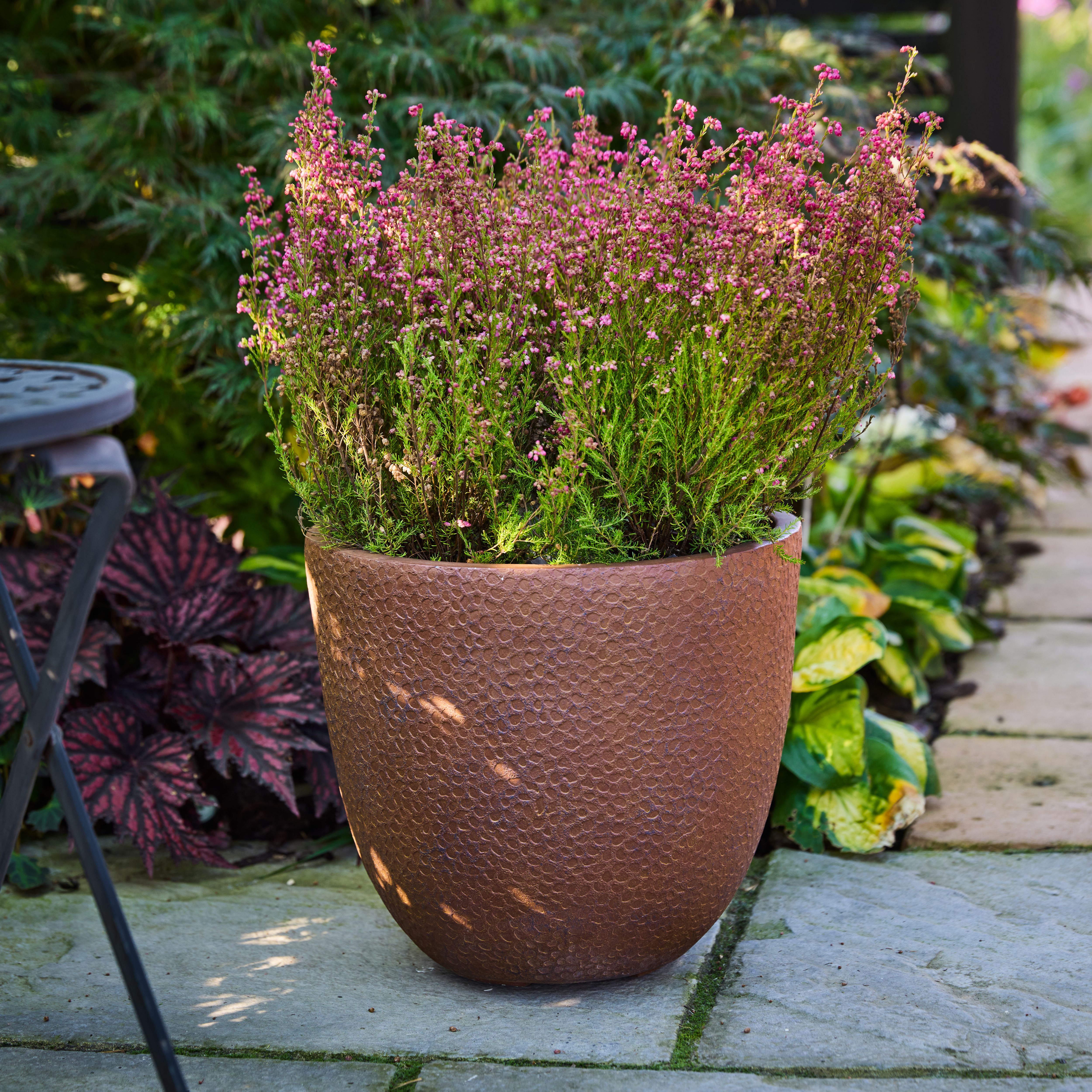 Verve Rust Brown Volcanic Fibreclay Plant pot (Dia) 30cm, (H)28cm
