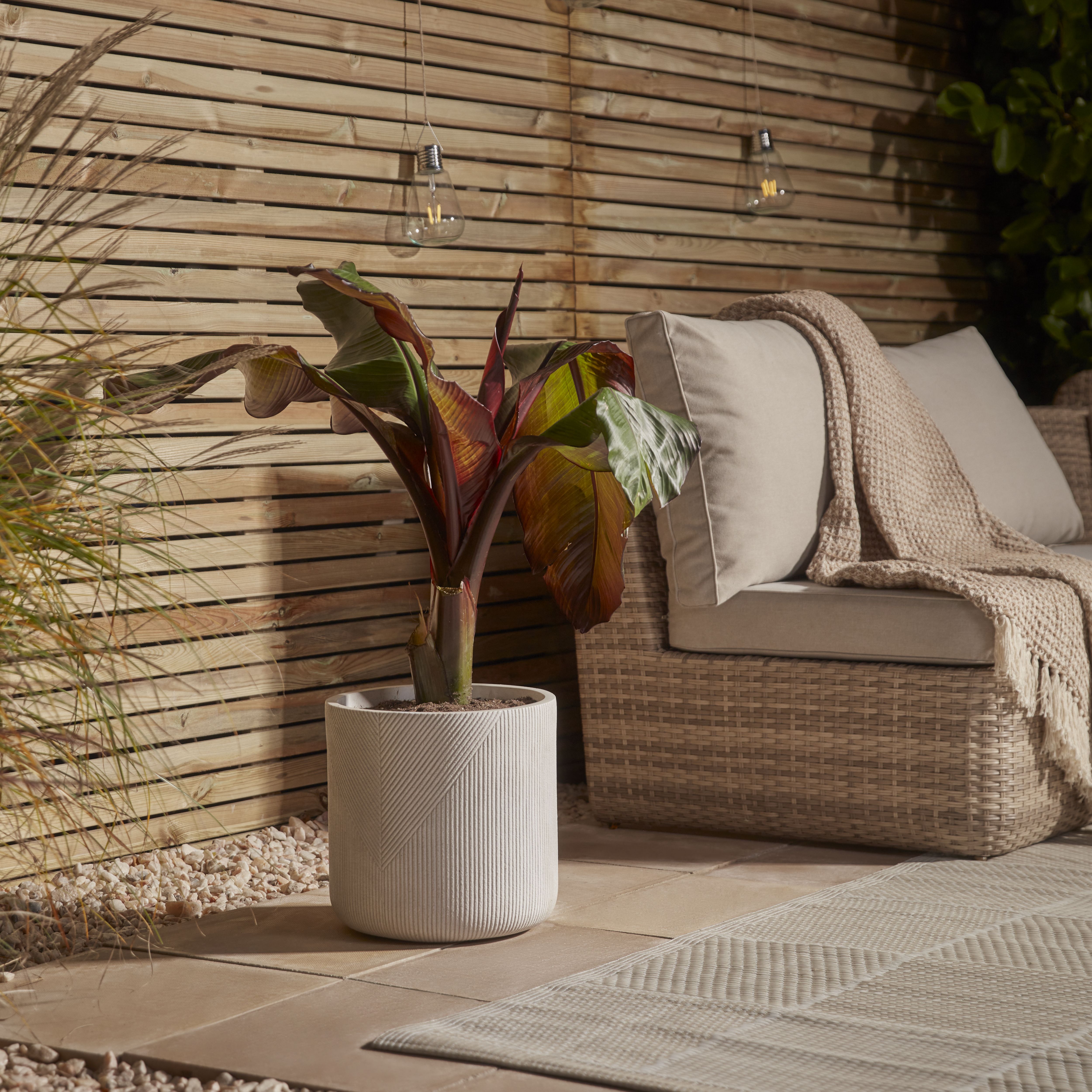 Verve White Fibreclay Plant pot (Dia) 36cm, (H)36cm