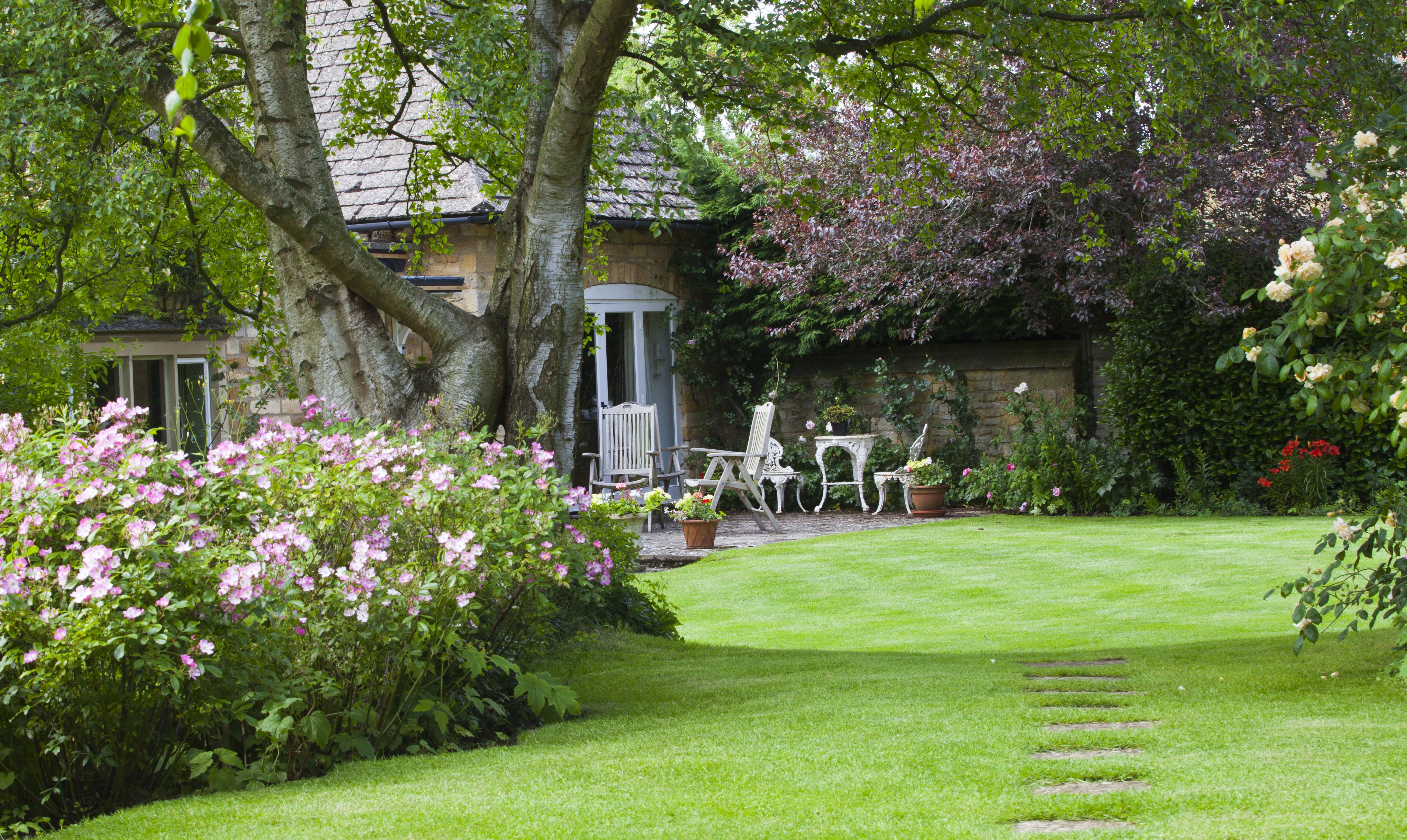 Large garden ideas | Ideas & Advice | DIY at B&Q Large garden ideas | Ideas & Advice | DIY at B&Q on Backyard Ideas For Large Yards id=34664