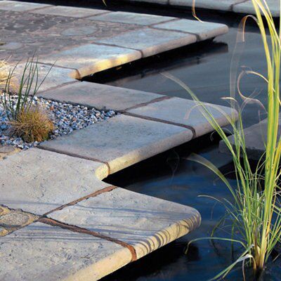 Weathered limestone Circle squaring off paving pack 1.69m²