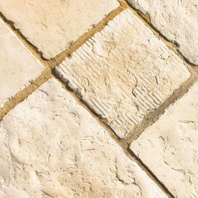 Weathered limestone Circle squaring off paving pack 1.69m²