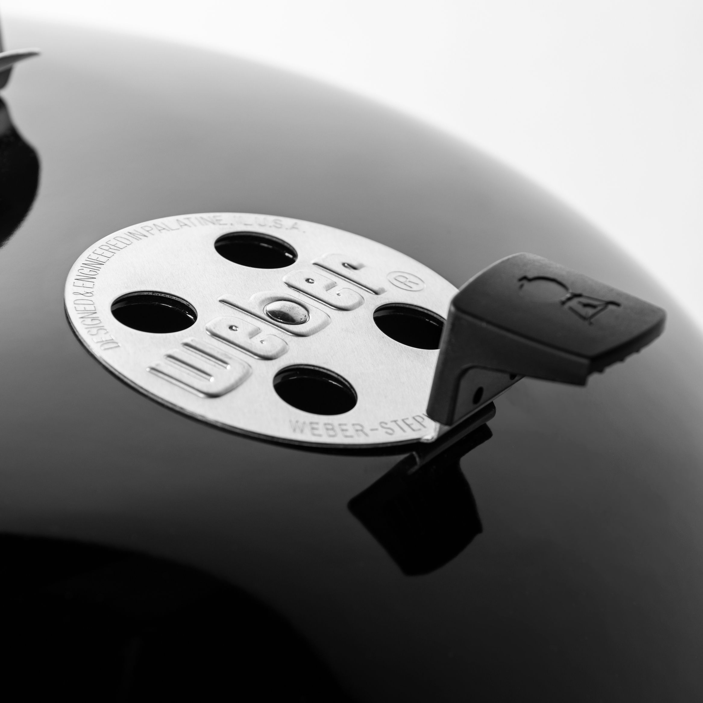 Weber Master-Touch GBS E-5750 Black Charcoal Barbecue