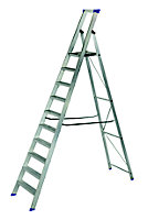 Werner 9 tread Aluminium Platform step Ladder (H)2.74m