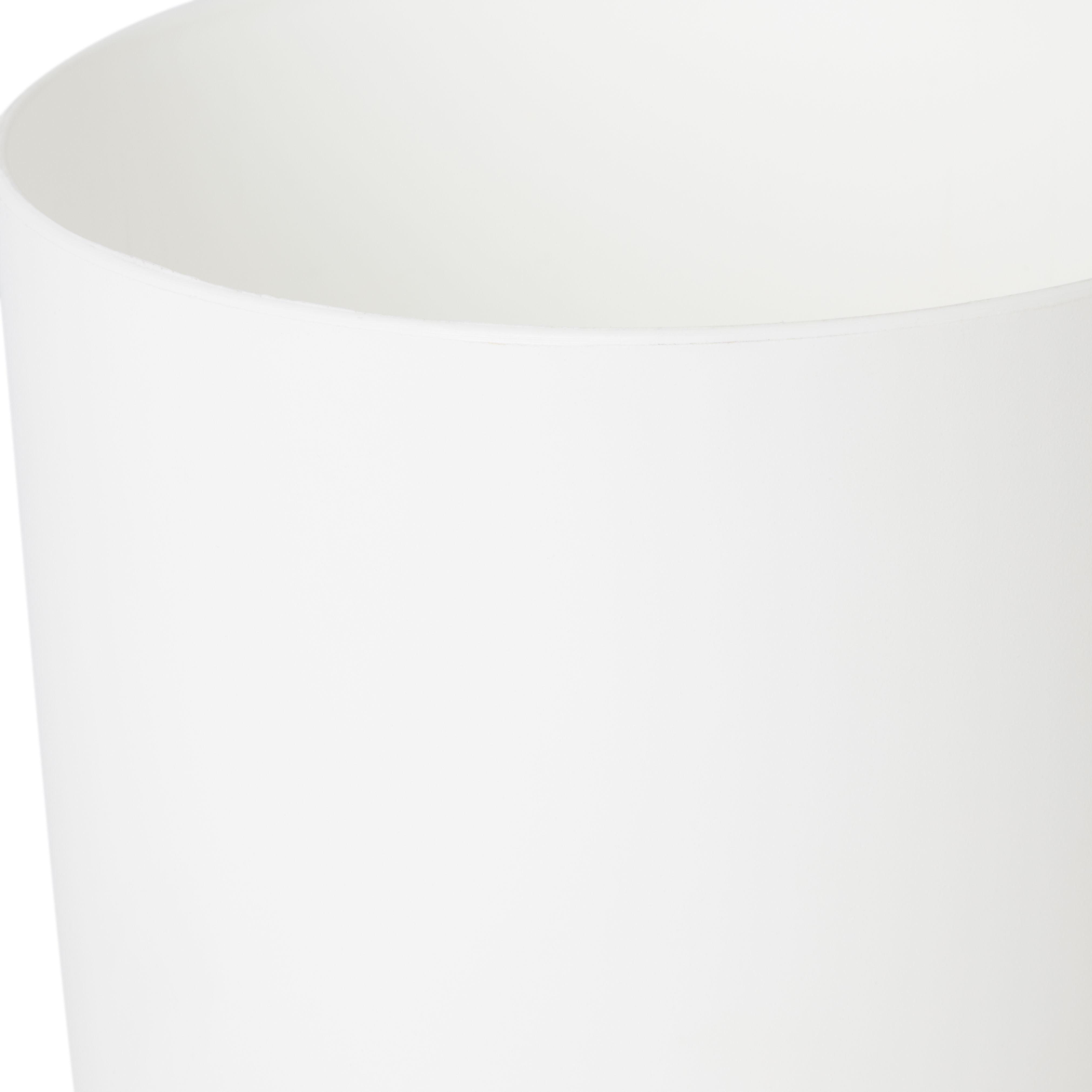 White Plastic Circular Plant pot (Dia)17.6cm