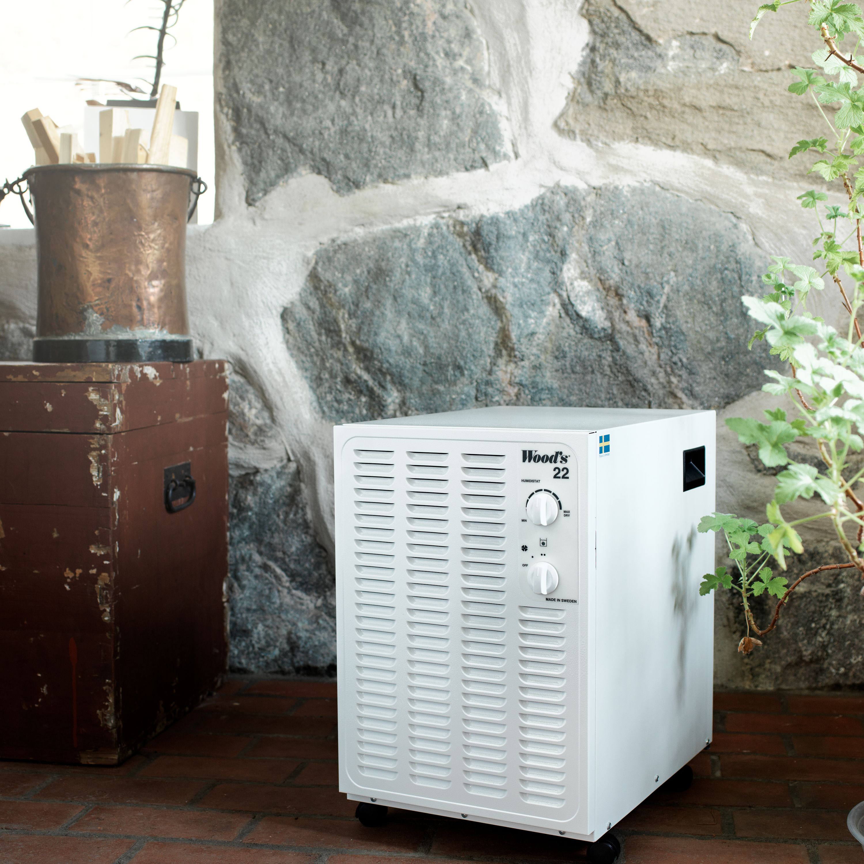 Wood's 13.5L Dehumidifier SW22-FW