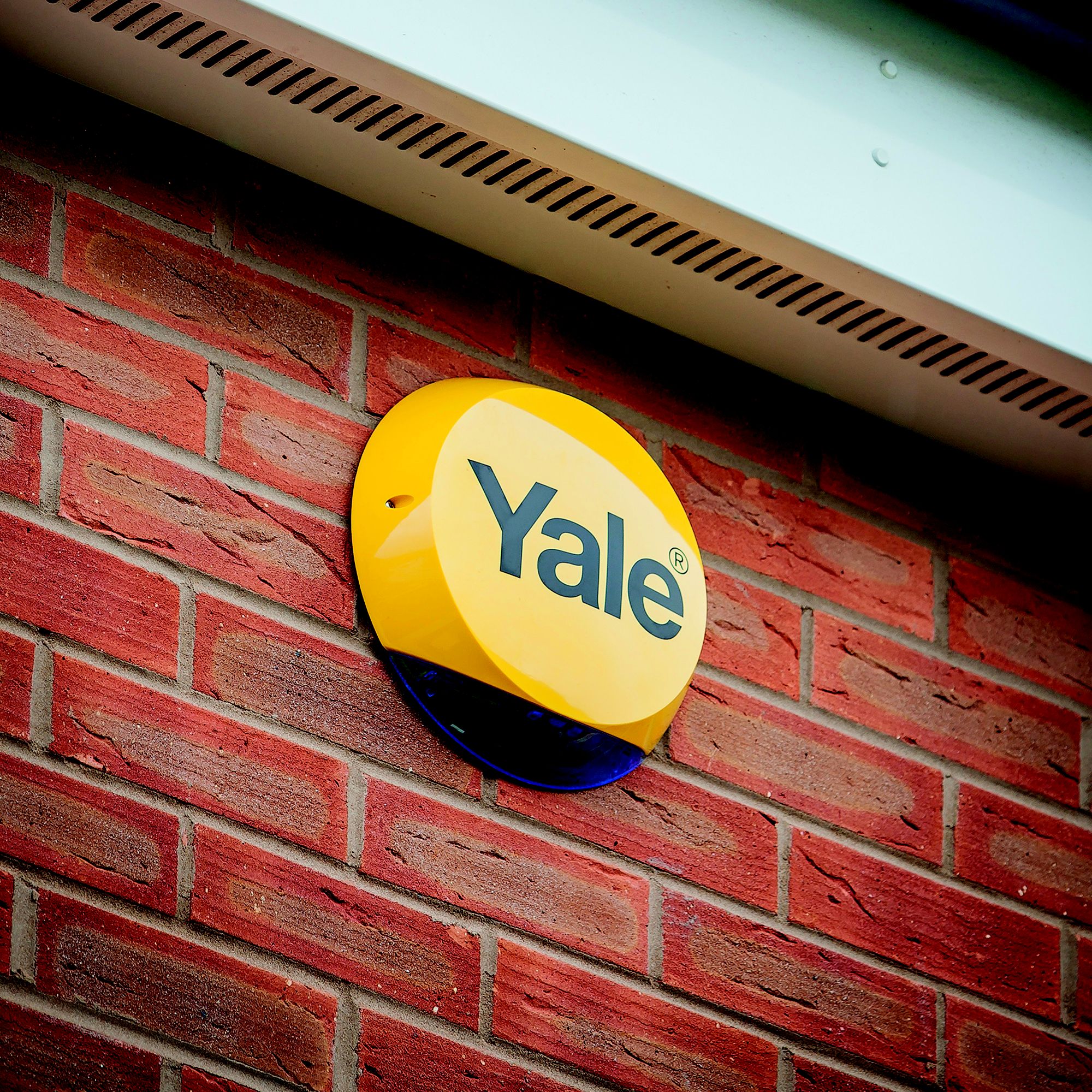 Yale Flashing dummy siren