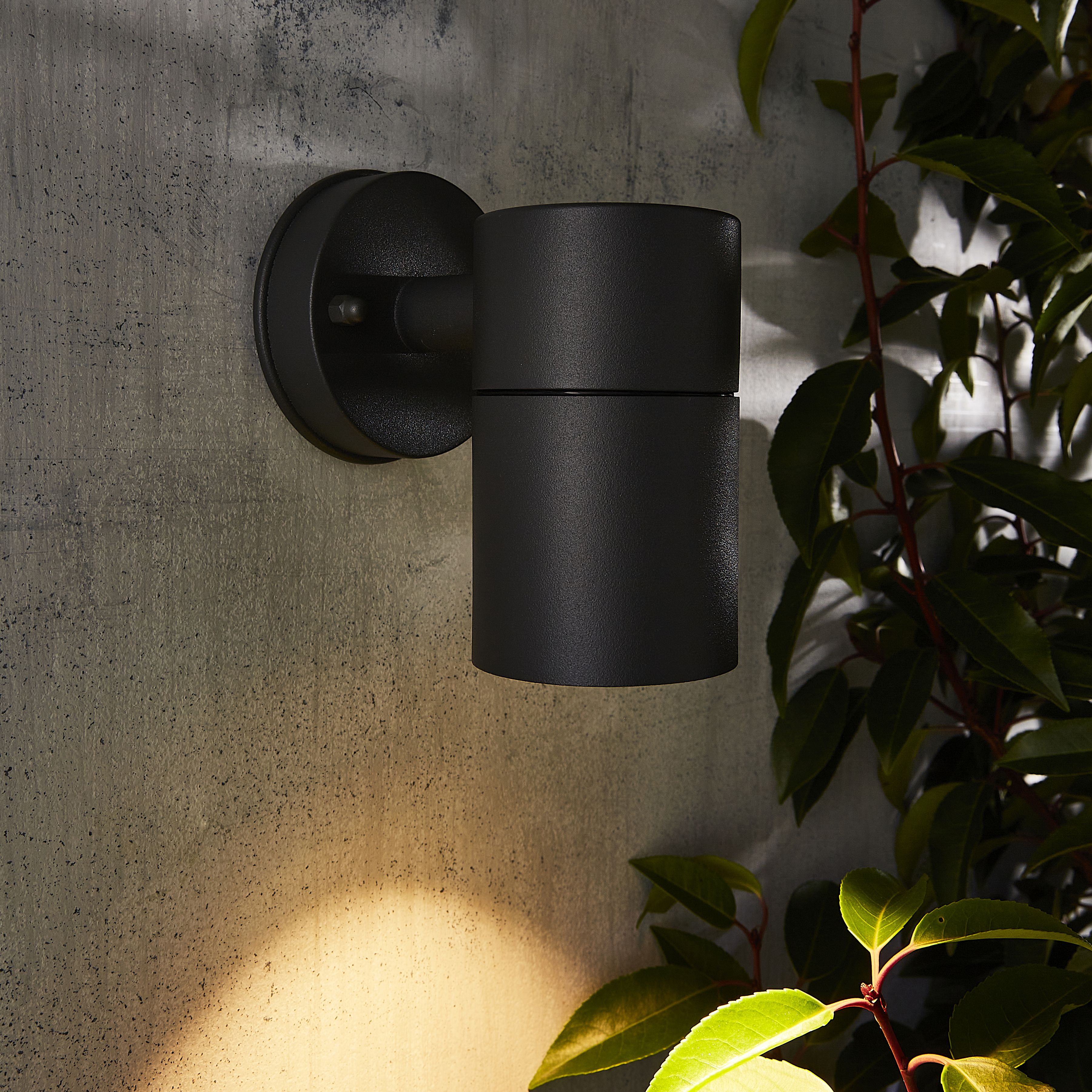 Zinc Odin Fixed Matt Black Mains-powered Outdoor Down ON/OFF Wall light (Dia)6cm