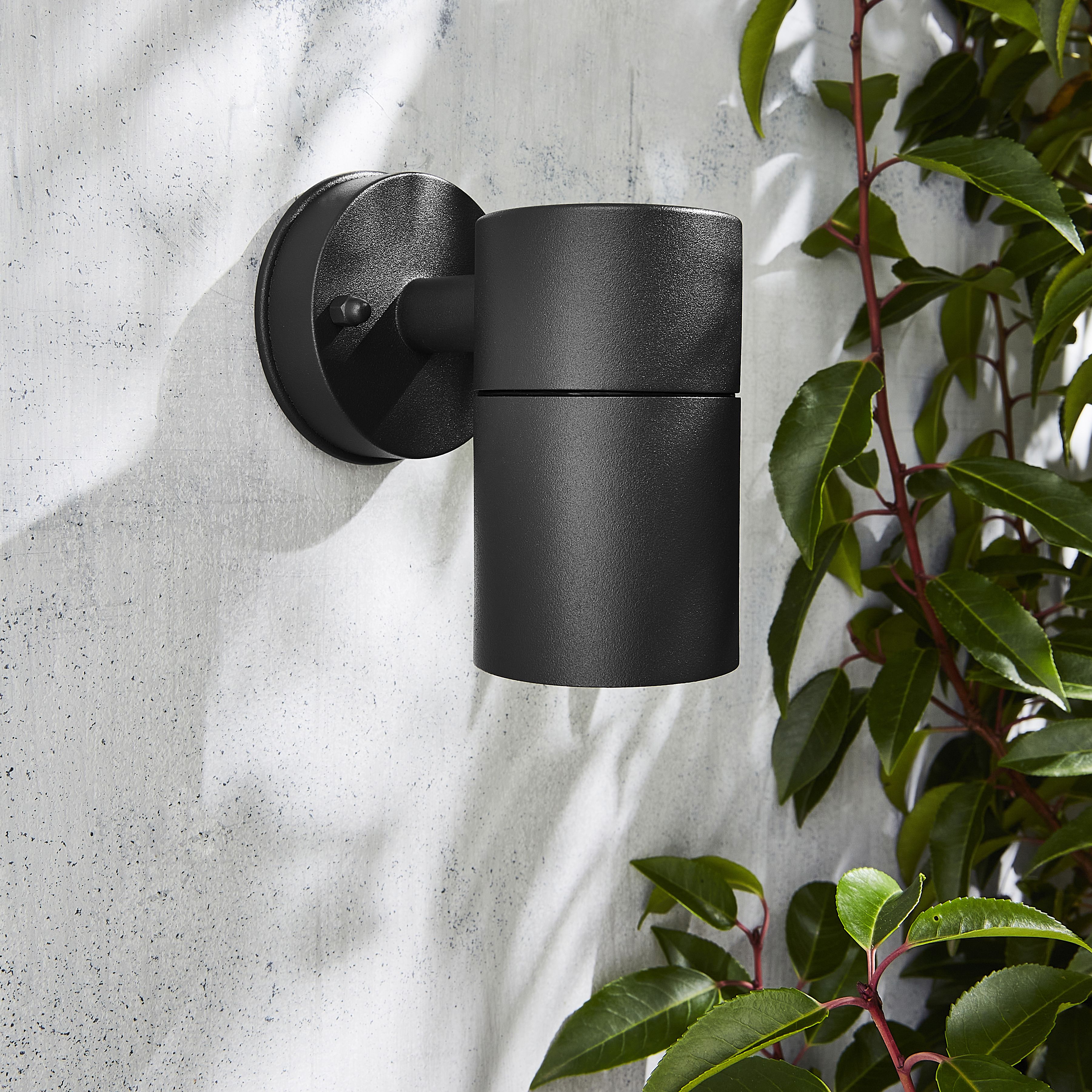 Zinc Odin Fixed Matt Black Mains-powered Outdoor Down ON/OFF Wall light (Dia)6cm