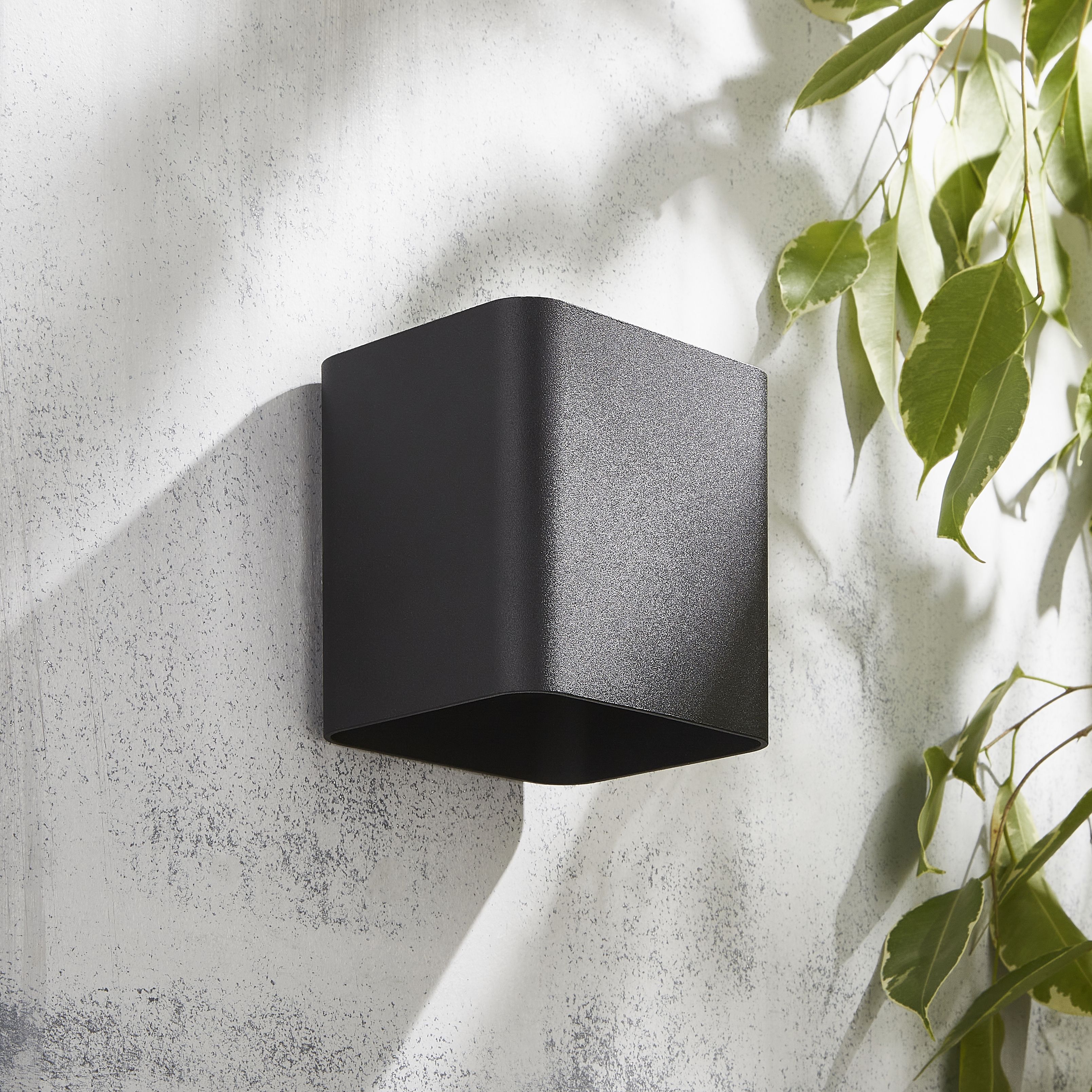 Zinc Pica Fixed Matt Black Mains-powered LED Outdoor Wall light 620lm 37495 (Dia)11cm