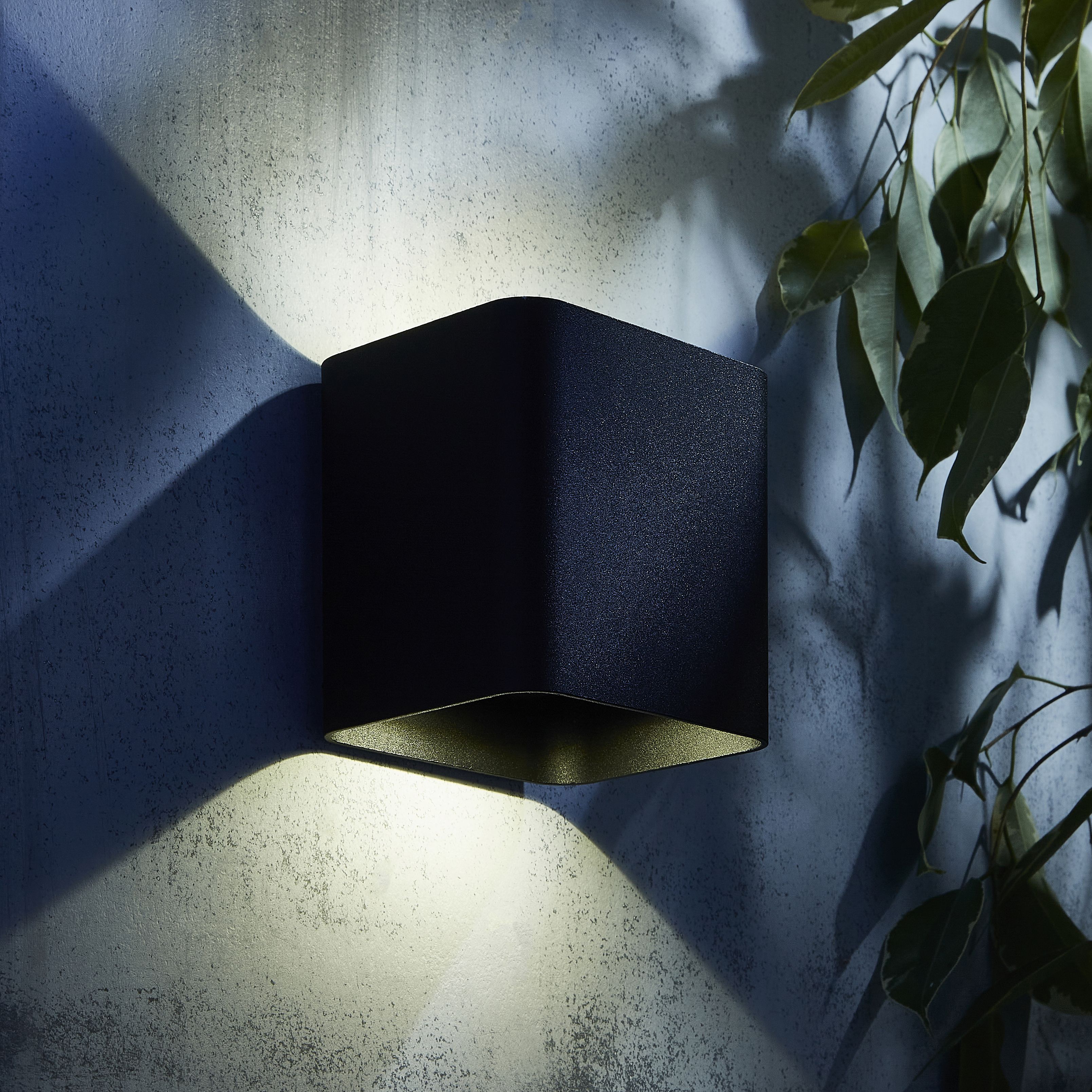 Zinc Pica Fixed Matt Black Mains-powered LED Outdoor Wall light 620lm 37495 (Dia)11cm