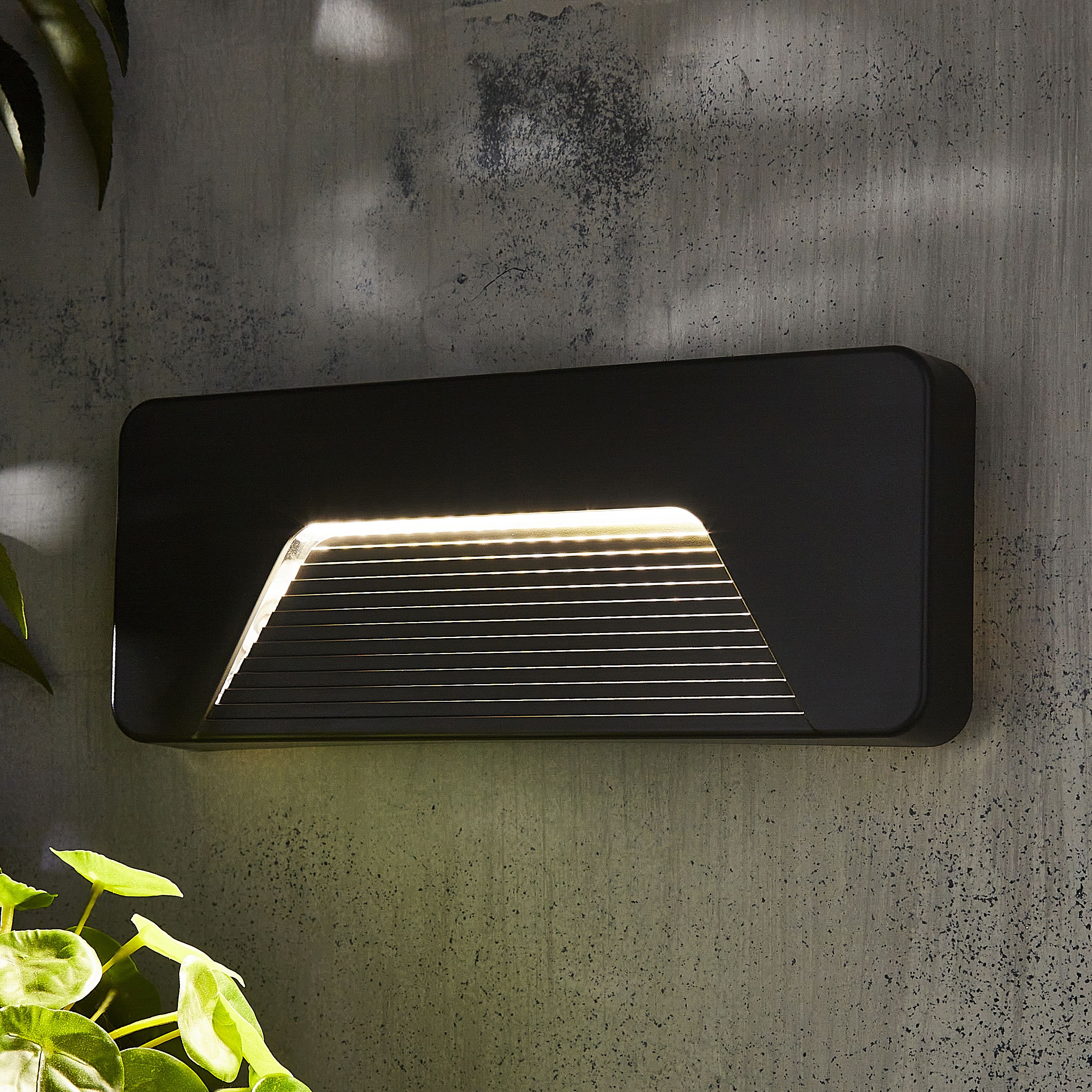 Zinc Soryx Fixed Matt Anthracite Charcoal effect Mains-powered Integrated LED Outdoor ON/OFF Wall light 280lm (Dia)21cm