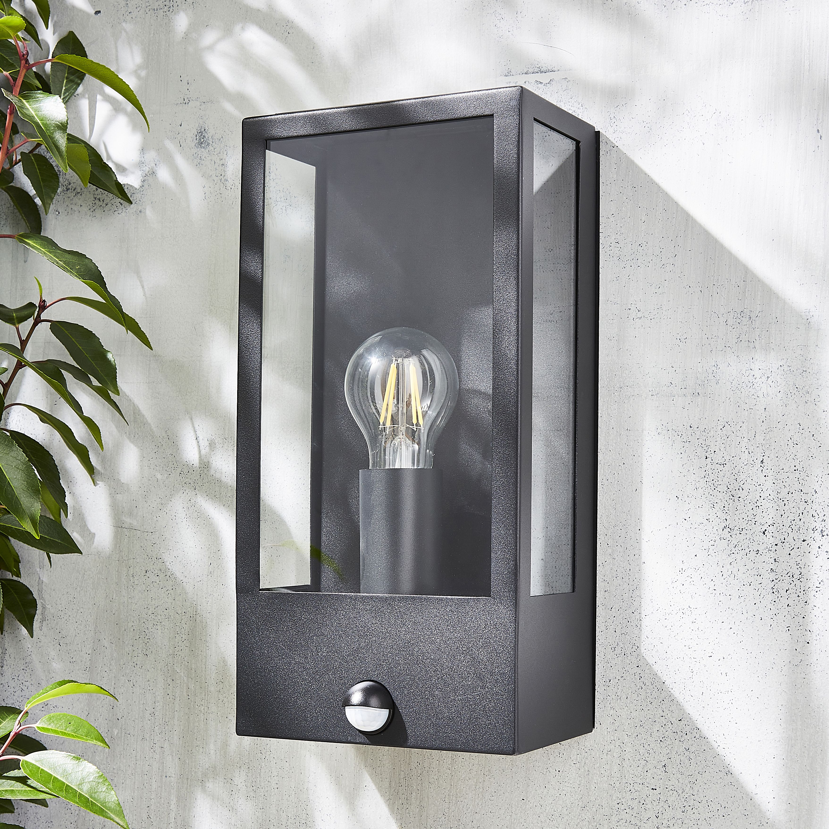 Zinc Thora Fixed Matt Black Mains-powered Outdoor ON/OFF with PIR Wall light (Dia)16cm
