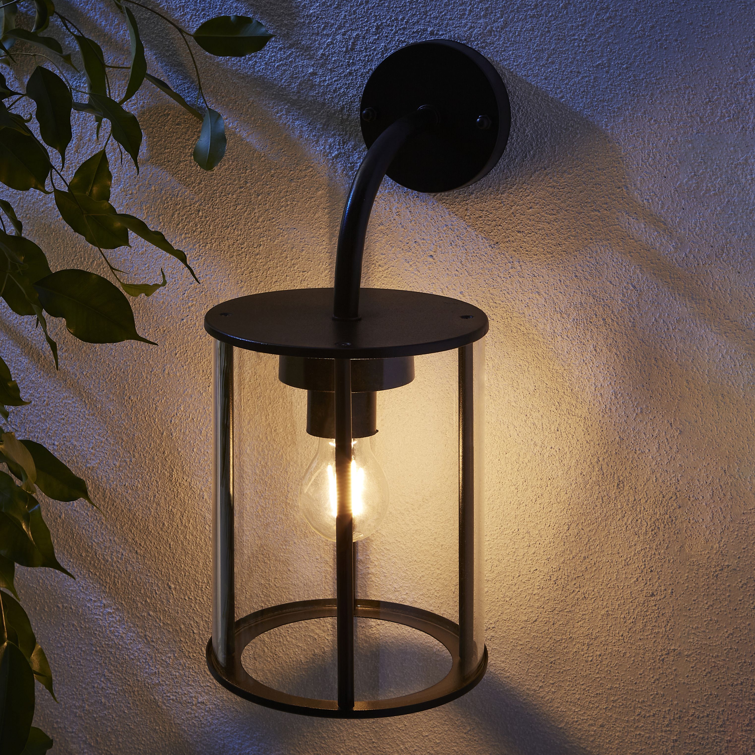 Zinc Wicklow Fixed Matt Black Mains-powered Outdoor ON/OFF Wall light (Dia)21cm