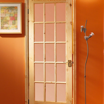 Fortia Obscure Glazed Traditional Natural Pine Veneer Internal Timber Door, (H)1981Mm (W)762Mm (T)35Mm
