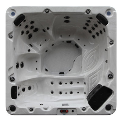Canadian Spa Company Chocolate Niagara 7 Person Hot Tub