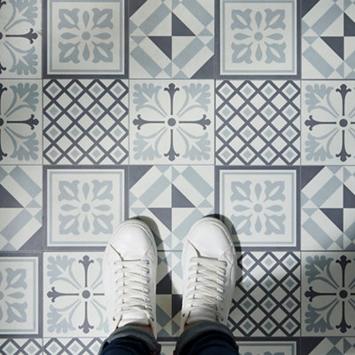 Goodhome Poprock Black & White Mosaic Effect Vinyl Tile, 1.3M²