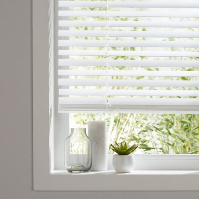 Goodhome Cana White Basswood Venetian Blind (W)160Cm (L)180Cm