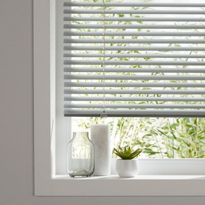 Goodhome Studio Grey Nickel Effect Aluminium Venetian Blind (W)60Cm (L)180Cm