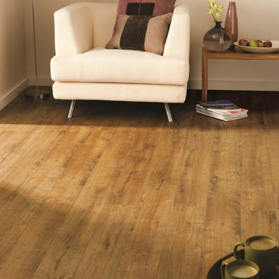 B&Q Rostock Plank Oak Effect Laminate Flooring, 1.48M²