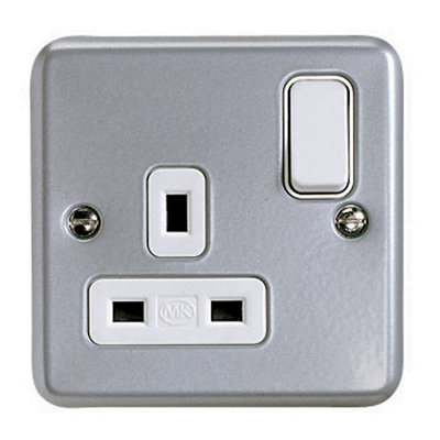 Mk 13A Grey 1 Gang Switched Metal-Clad Socket With White Inserts