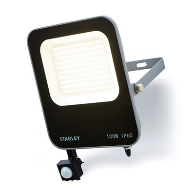 Stanley Ik10 Black Mains-Powered Cool Daylight Led Pir Slimline Floodlight 11000Lm