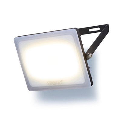 Stanley Frosted Floodlights Black / Frosted Opal Mains-Powered Cool Daylight Led Without Sensor Slimline Floodlight 4500Lm