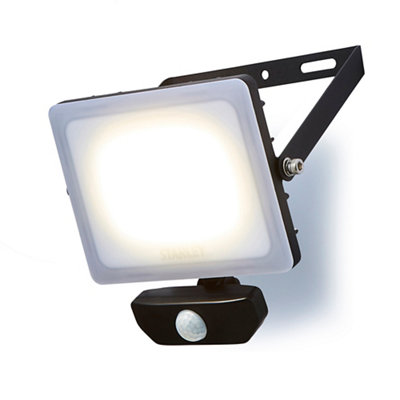 Stanley Black / Frosted Opal Mains-Powered Cool Daylight Led Pir Slimline Floodlight 2700Lm