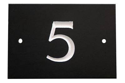 The House Nameplate Company Black & White Slate Rectangular House Number 5, (H)102Mm (W)140Mm