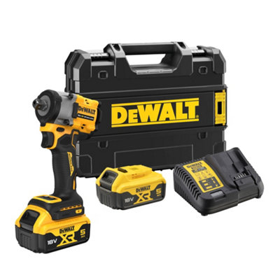 Dewalt 18V Li-Ion Brushless Cordless Impact Wrench (2 X 5Ah) - Dcf922p2t-Gb